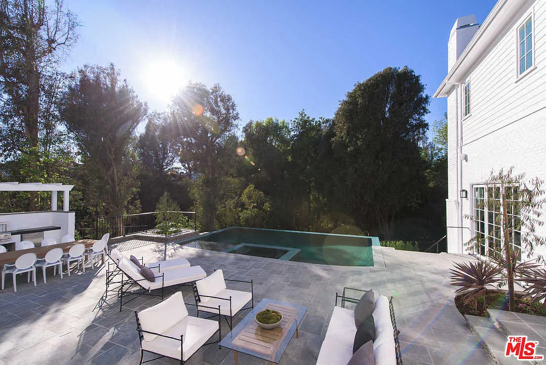 Willowcrest Estate | Photo 3