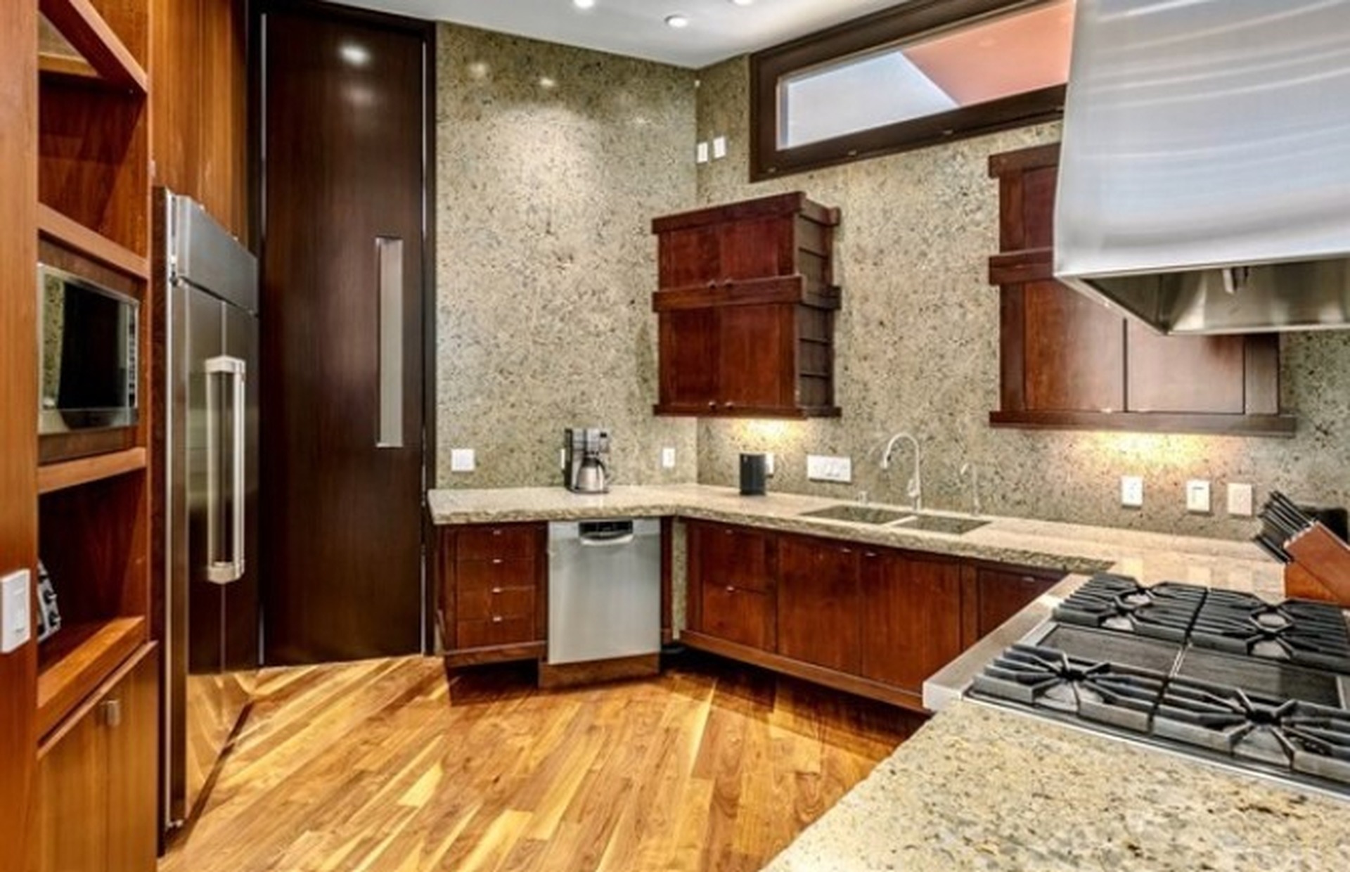 Pink Palace | Photo 17