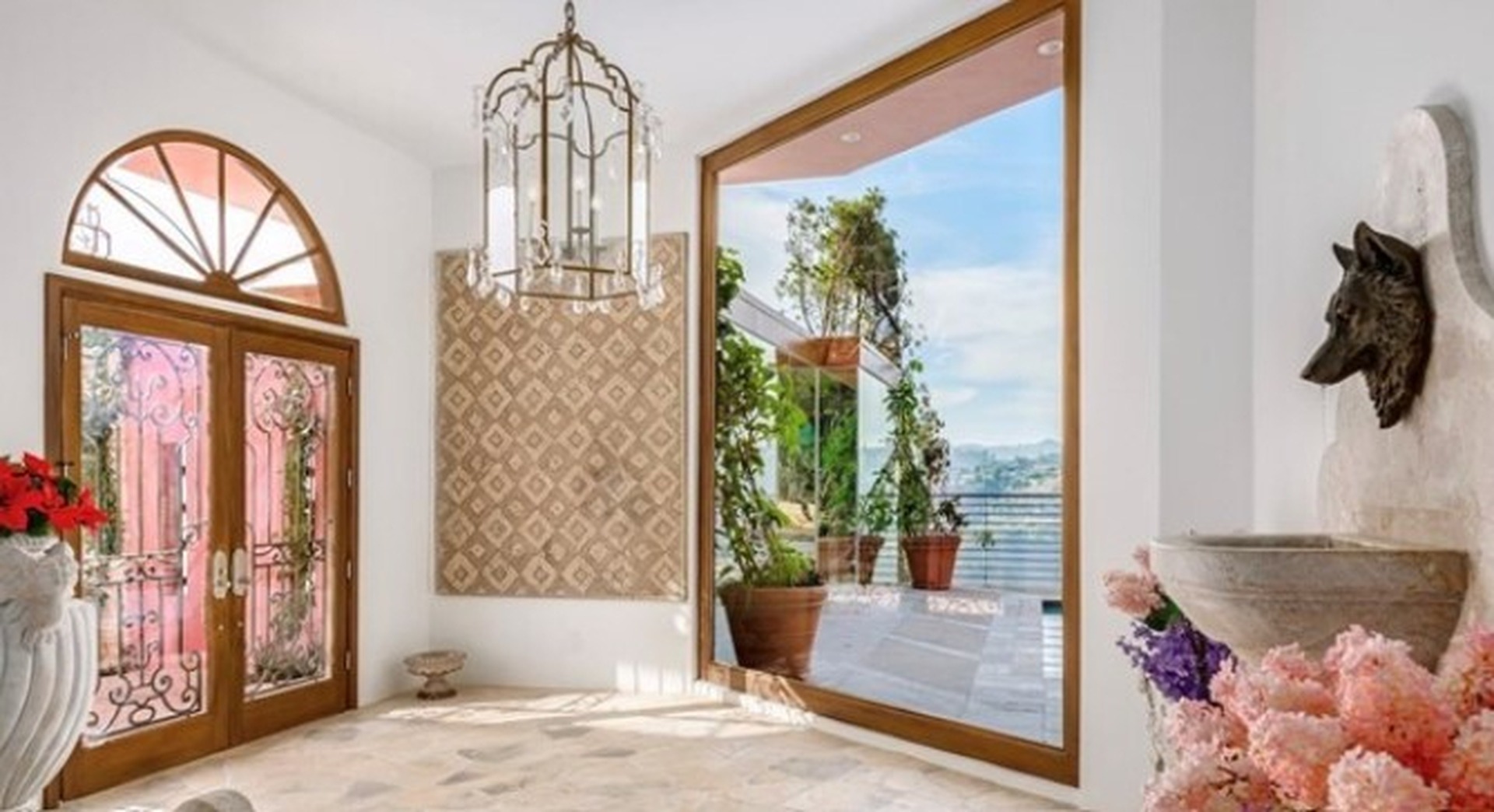 Pink Palace | Photo 9