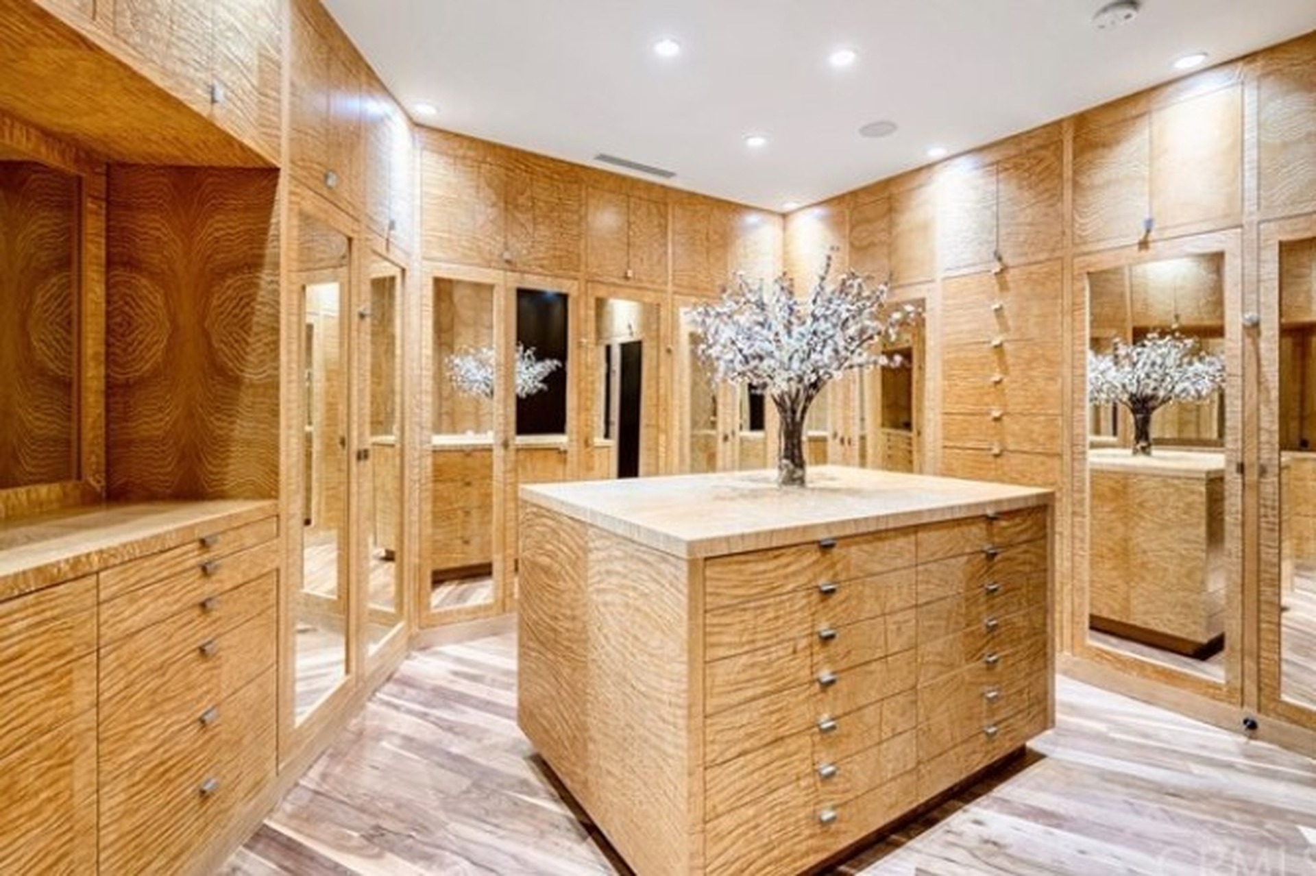 Pink Palace | Photo 23