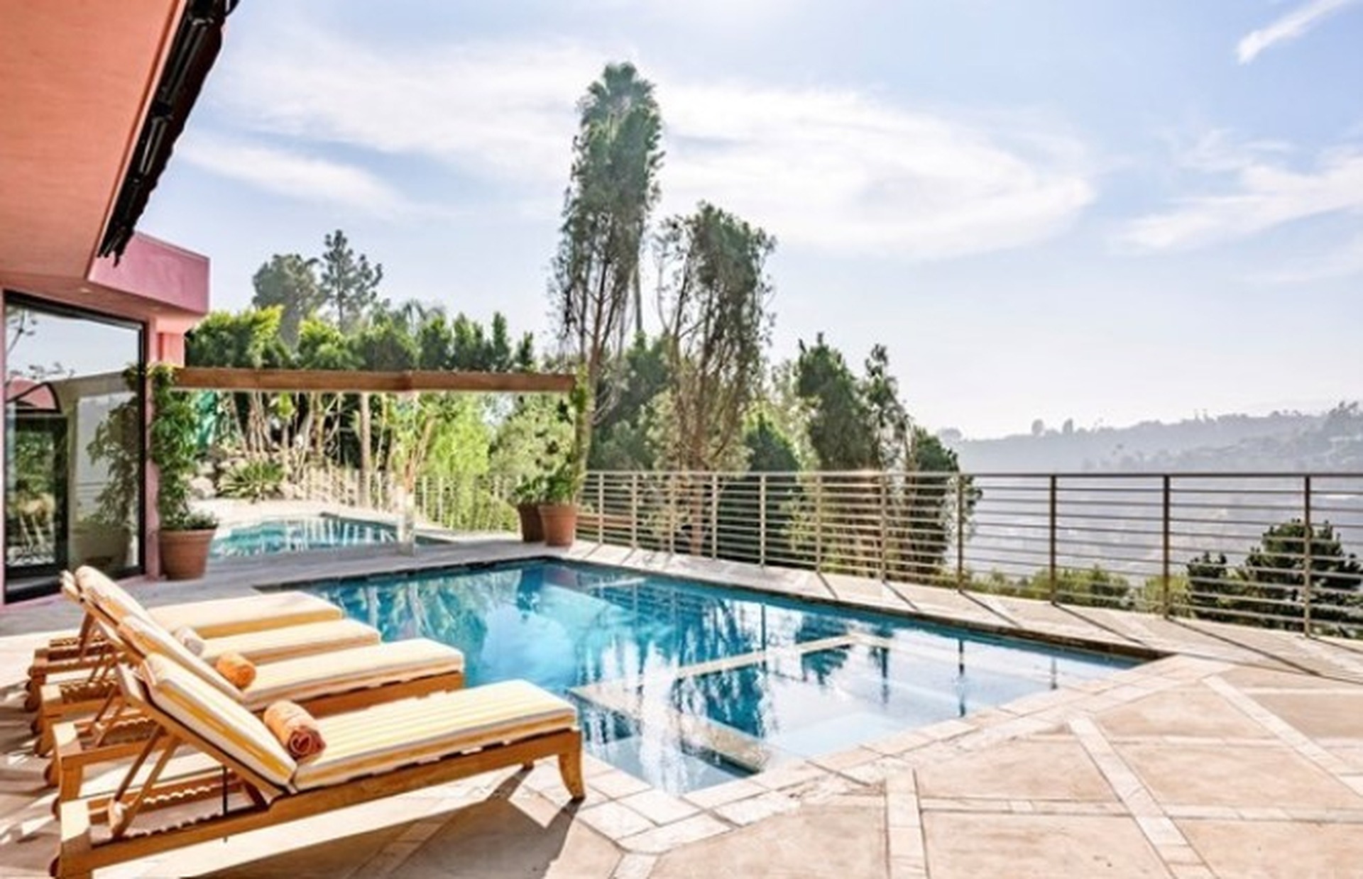 Pink Palace | Photo 8