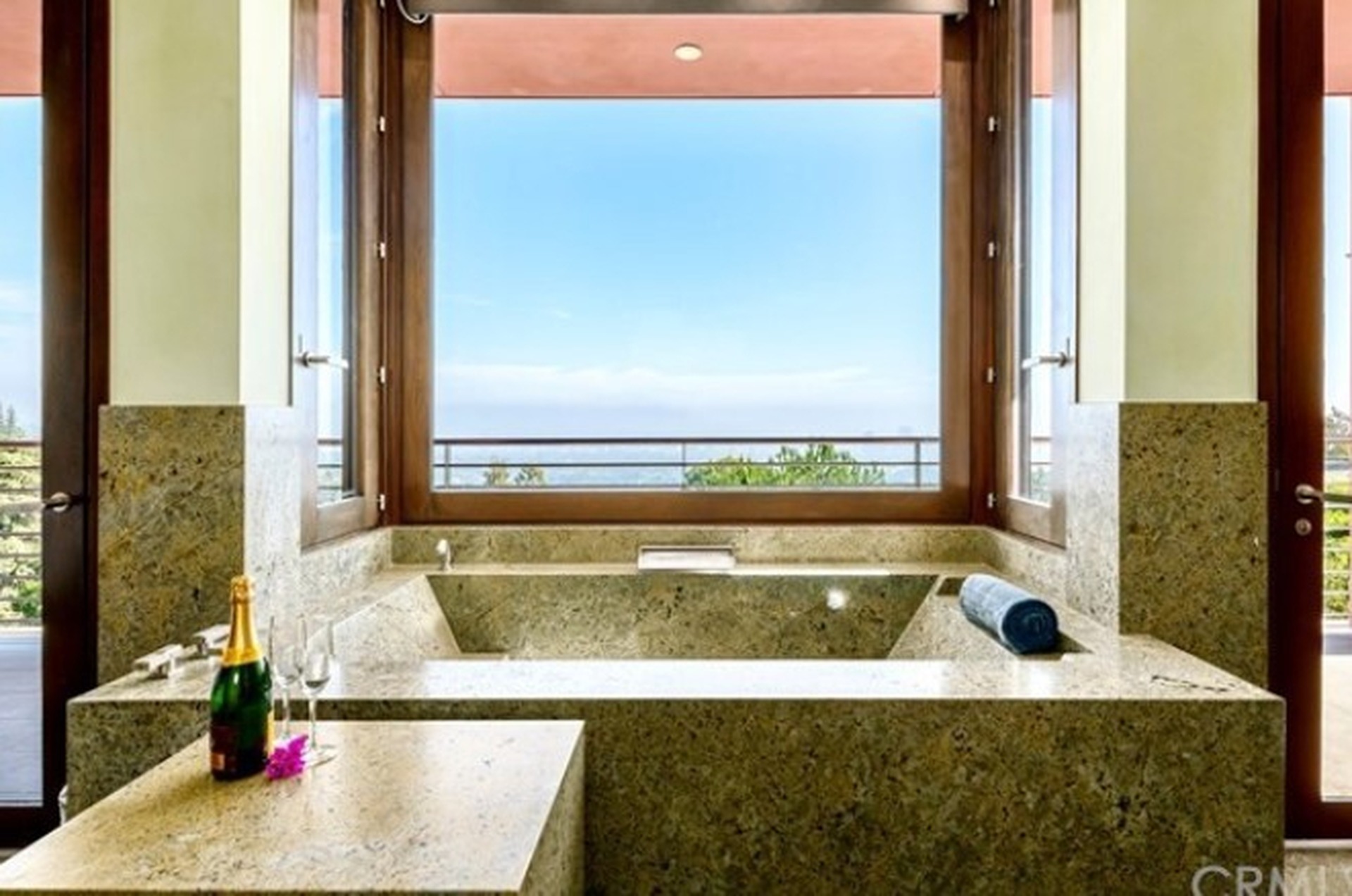 Pink Palace | Photo 24