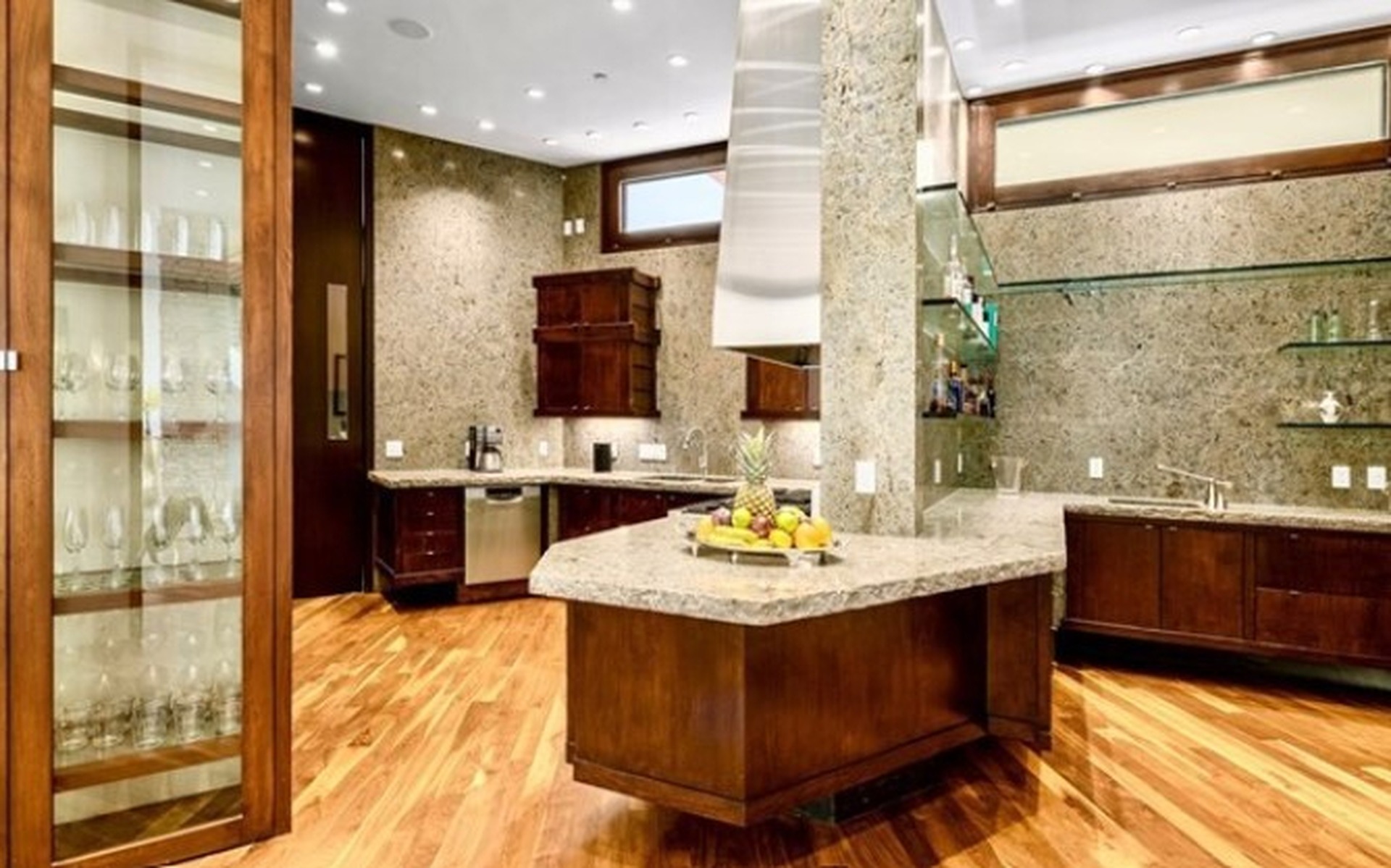 Pink Palace | Photo 18