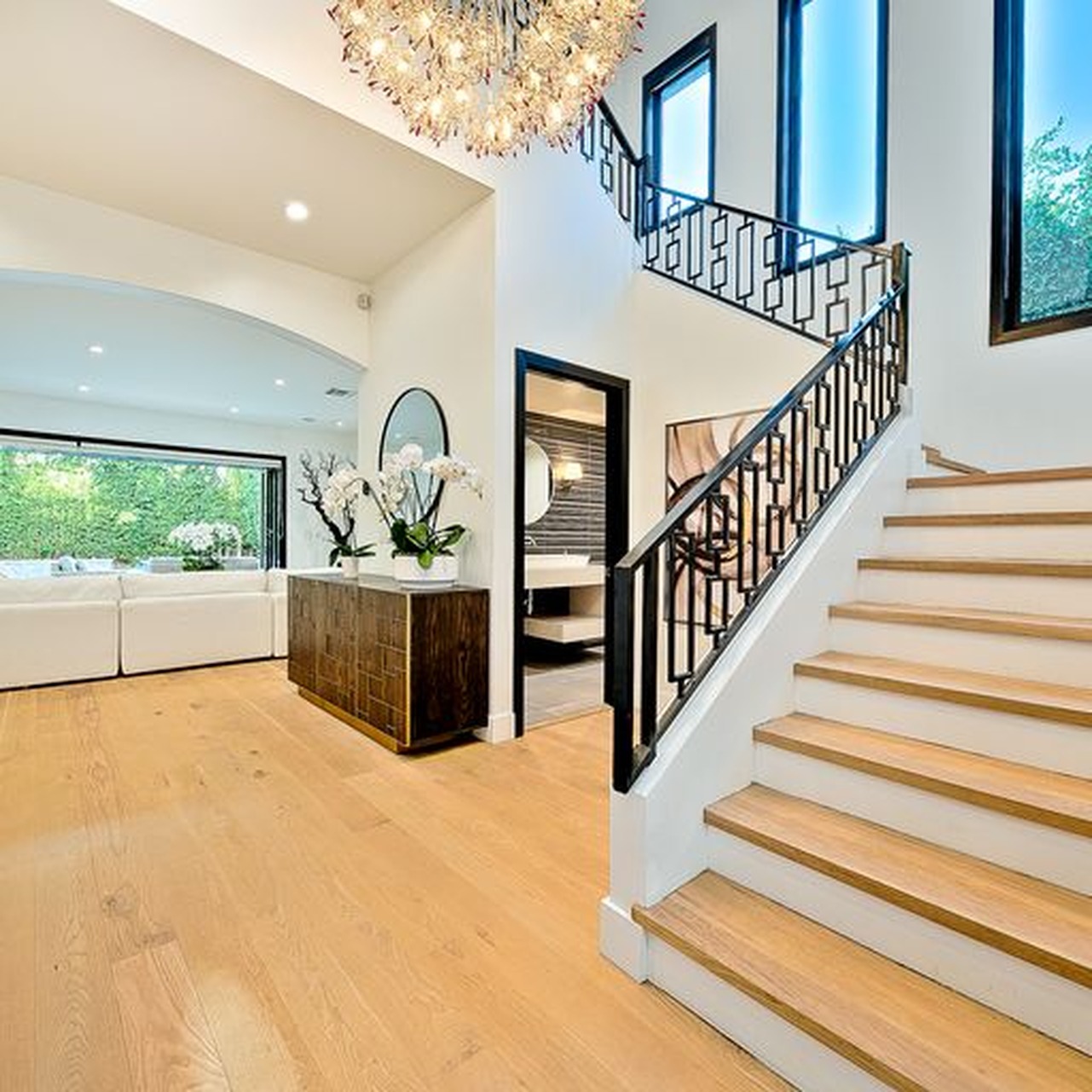 The Beverly Grove Villa | Photo 9