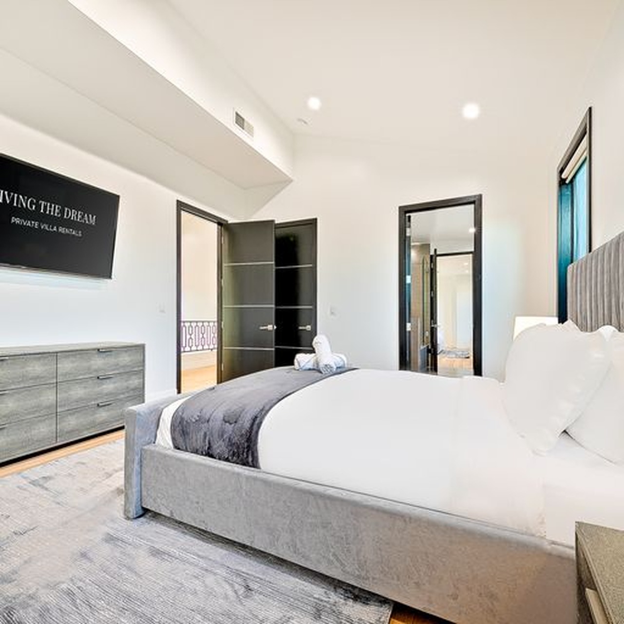 The Beverly Grove Villa | Photo 32