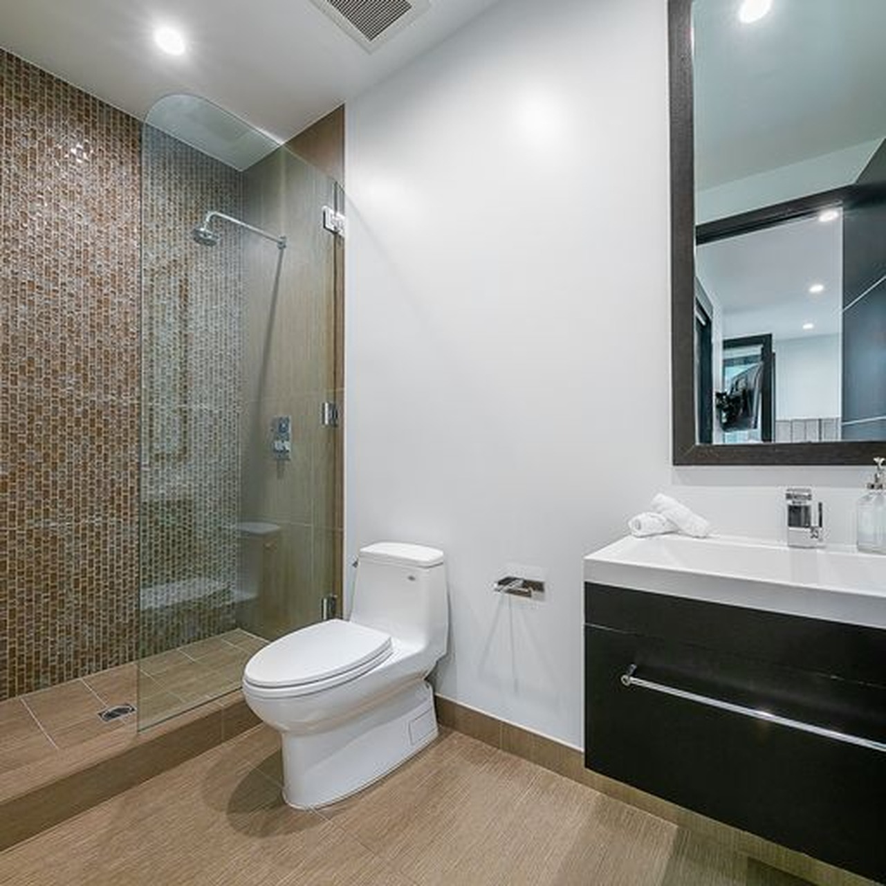 The Beverly Grove Villa | Photo 35