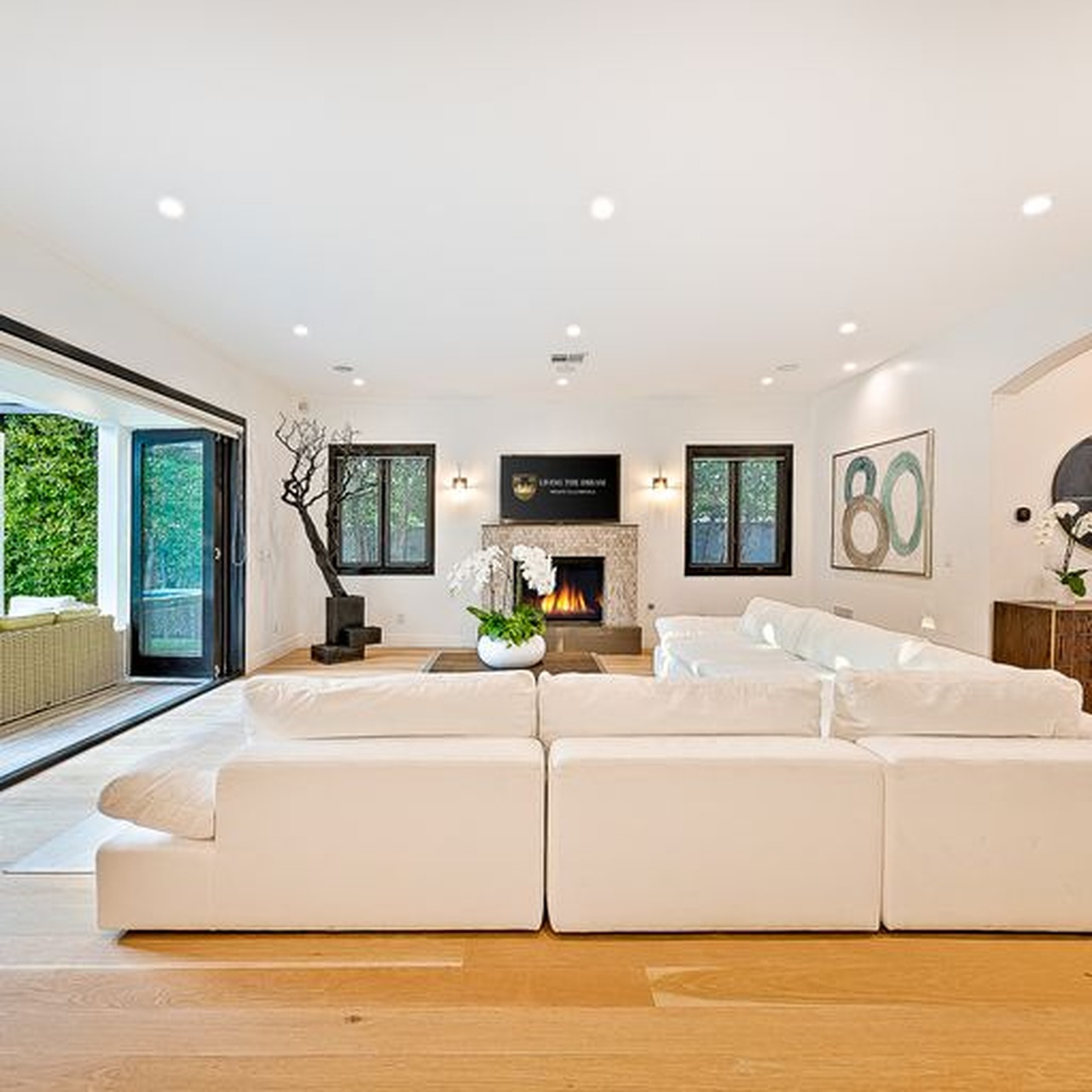 The Beverly Grove Villa | Photo 12