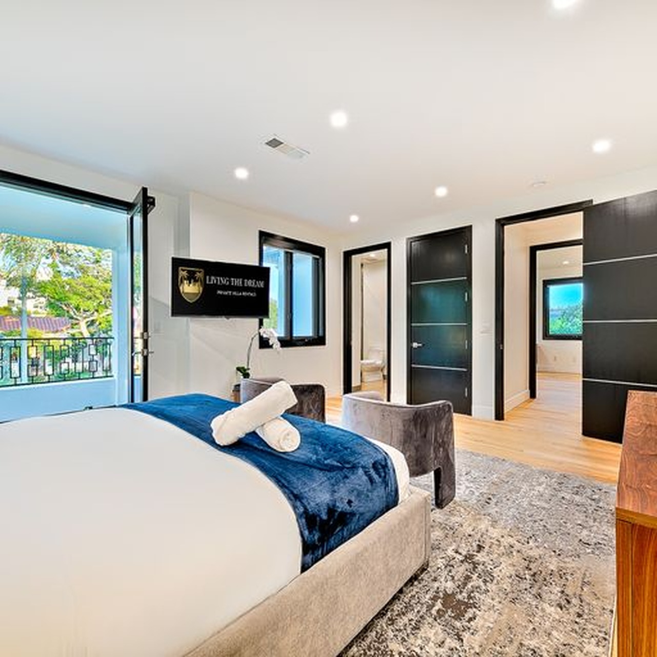 The Beverly Grove Villa | Photo 34