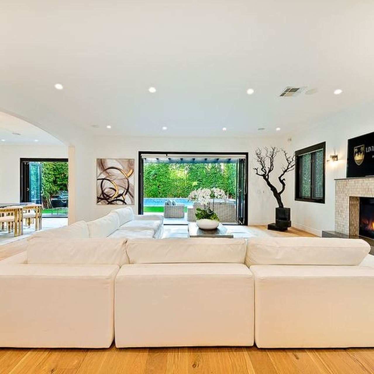 The Beverly Grove Villa | Photo 10