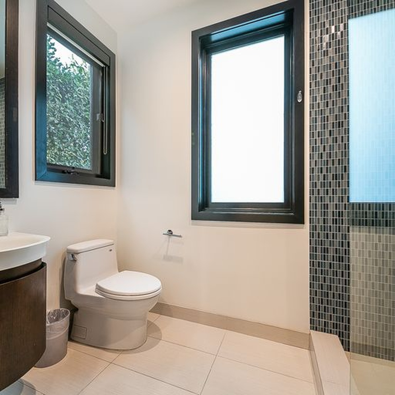 The Beverly Grove Villa | Photo 38