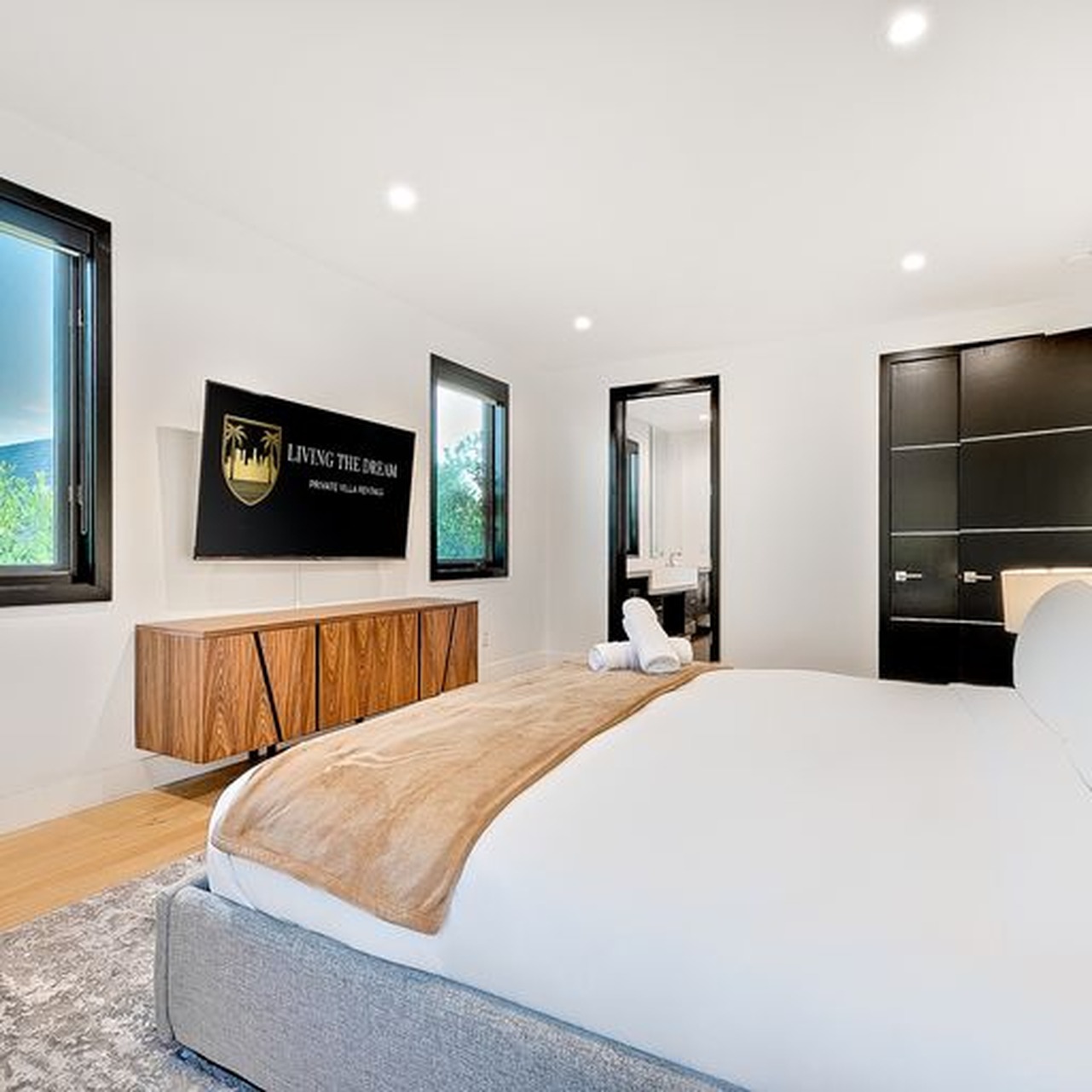 The Beverly Grove Villa | Photo 37