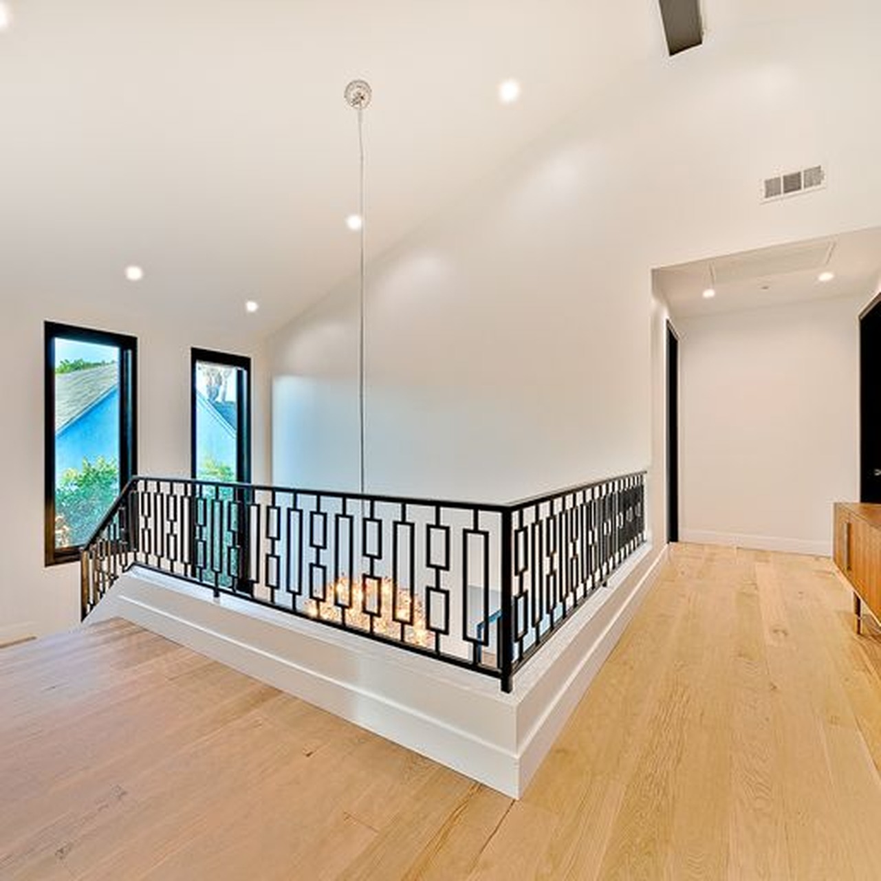 The Beverly Grove Villa | Photo 21