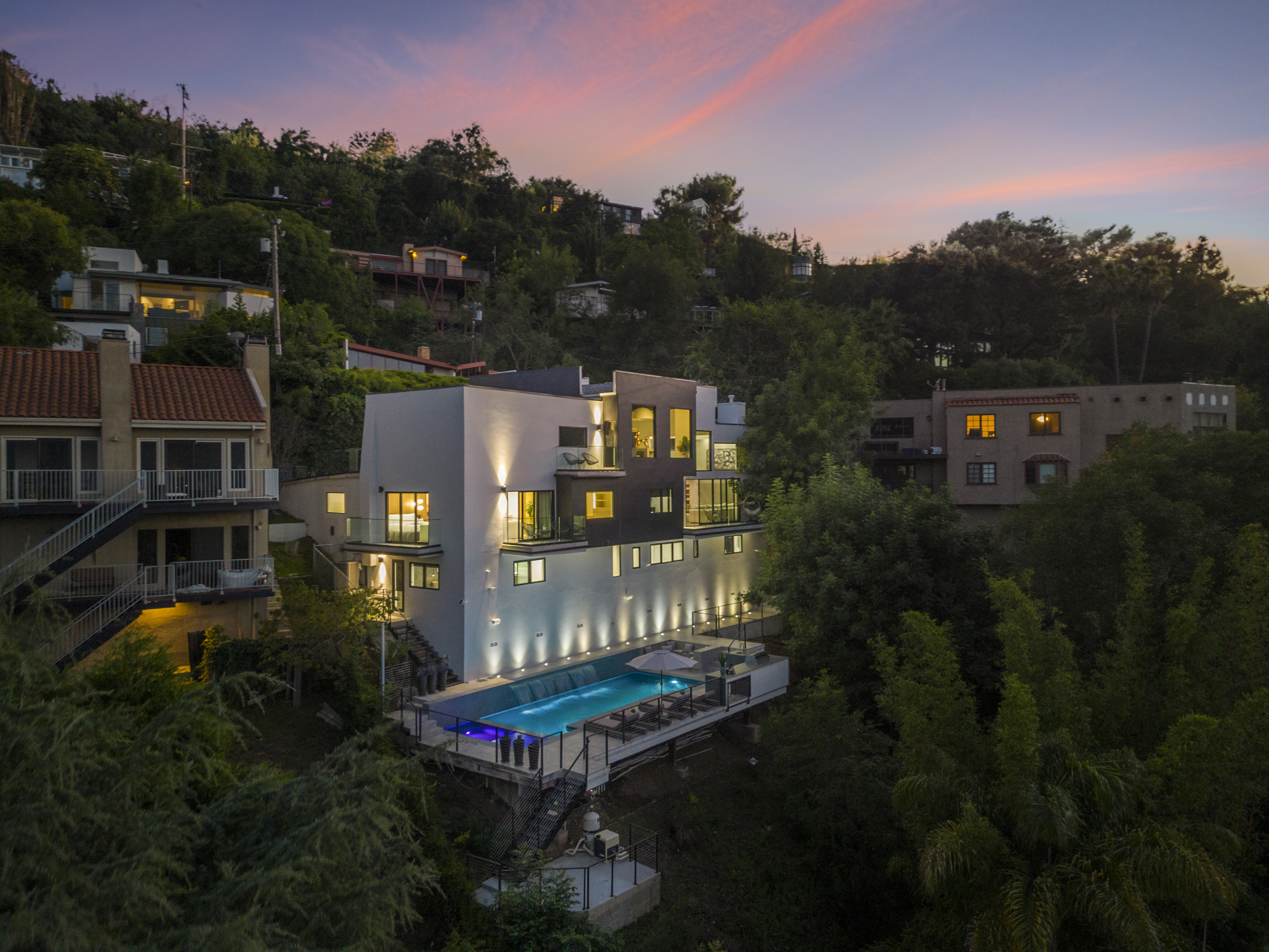 Caverna Estate photograph 4 thumbnail