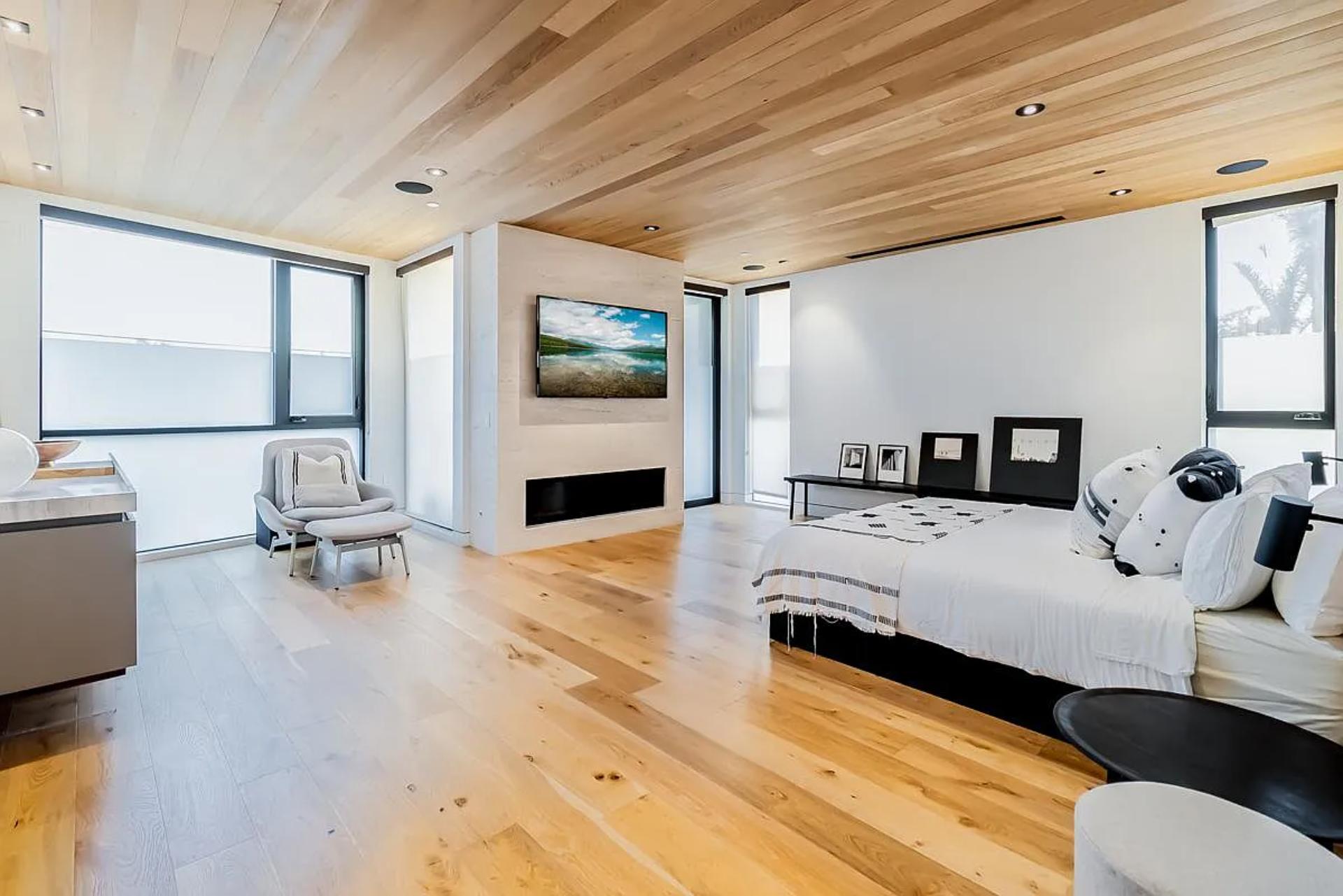 Sanborn Villa | Photo 25