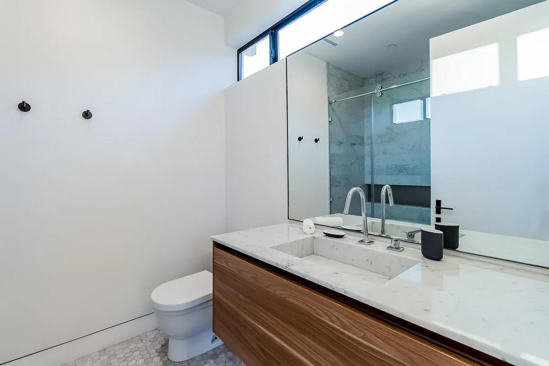 Sanborn Villa | Photo 32