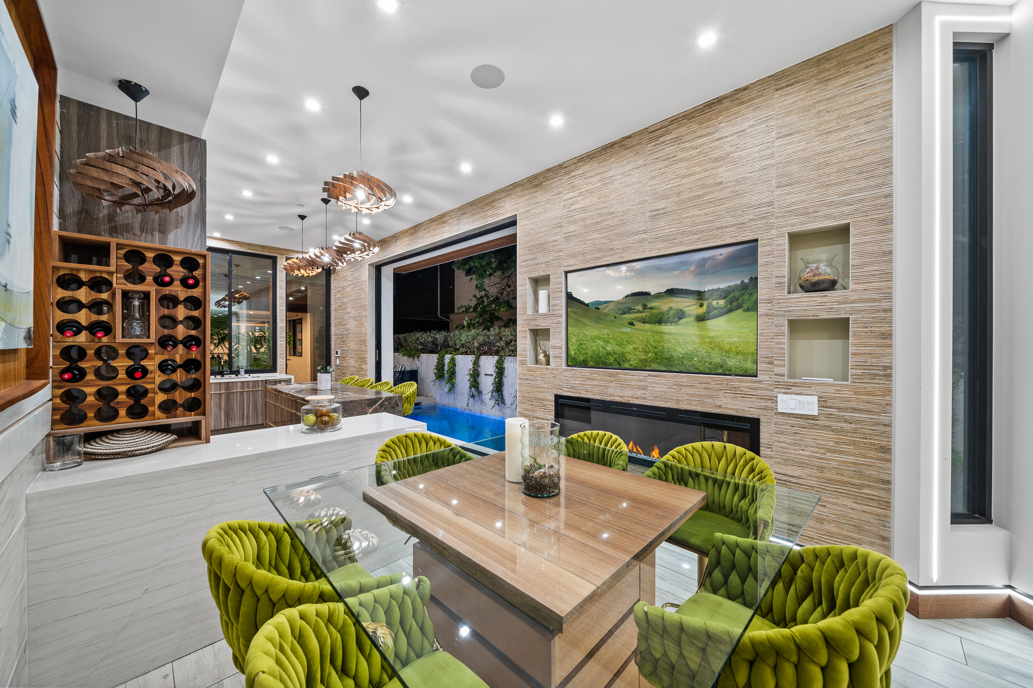 Lady Maya | Photo 10