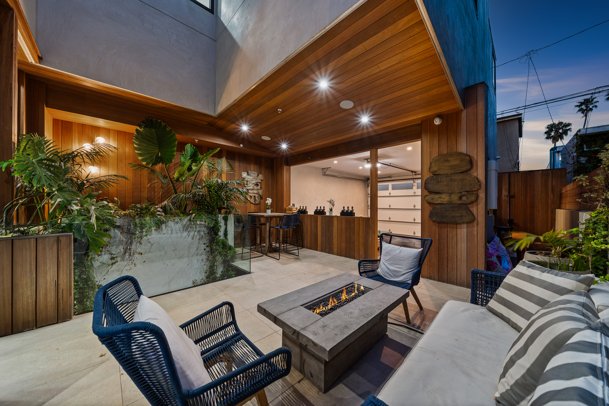 Lady Maya | Photo 23