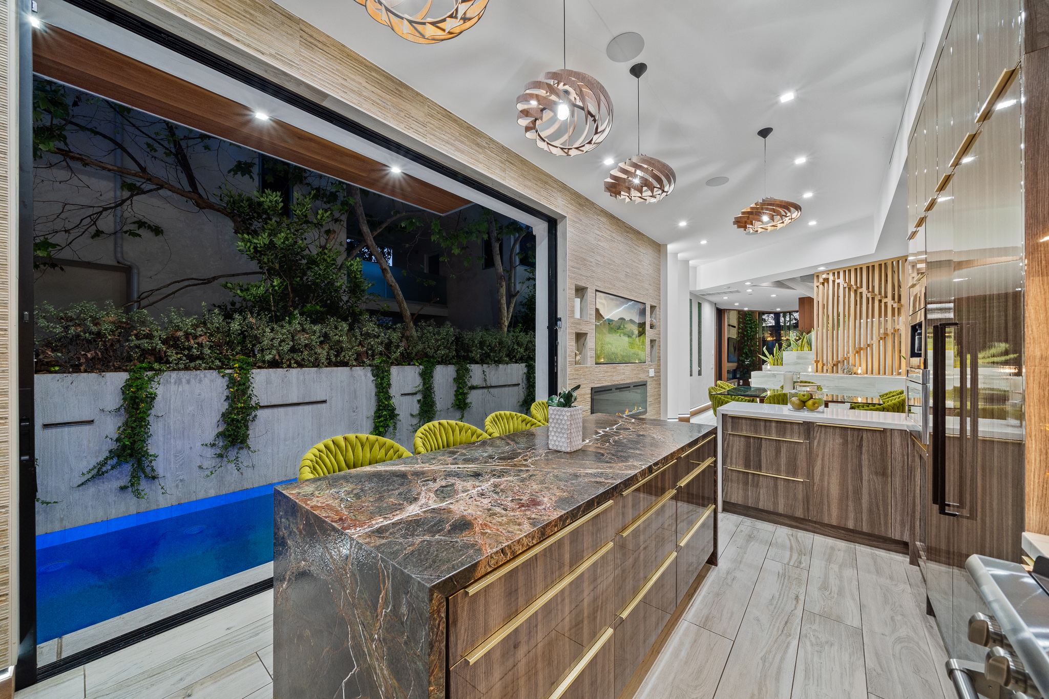 Lady Maya | Photo 11