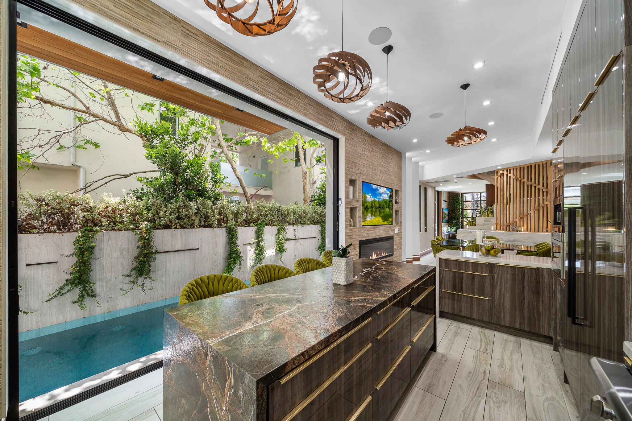 Lady Maya | Photo 51