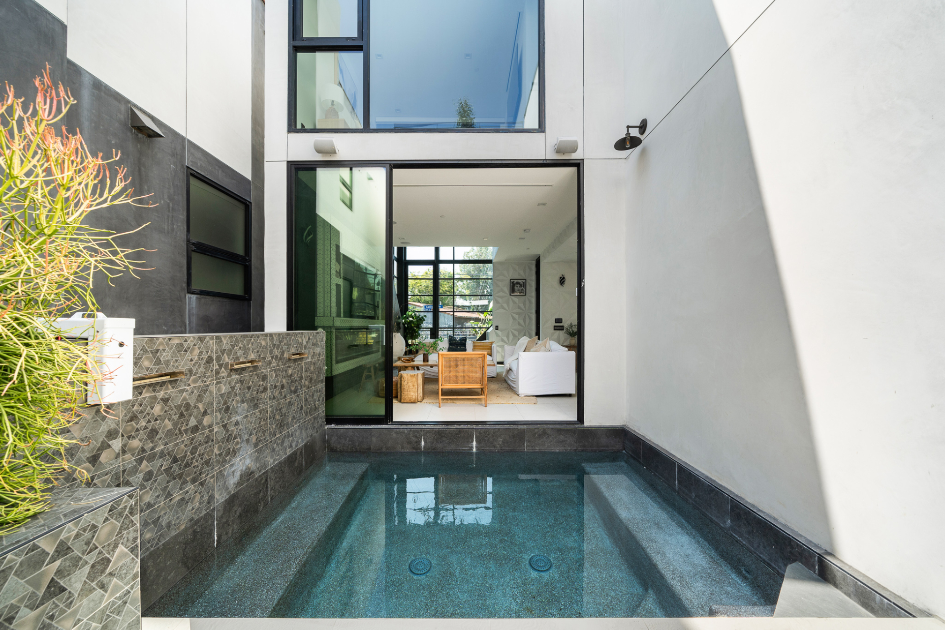 Lady Loren | Photo 29