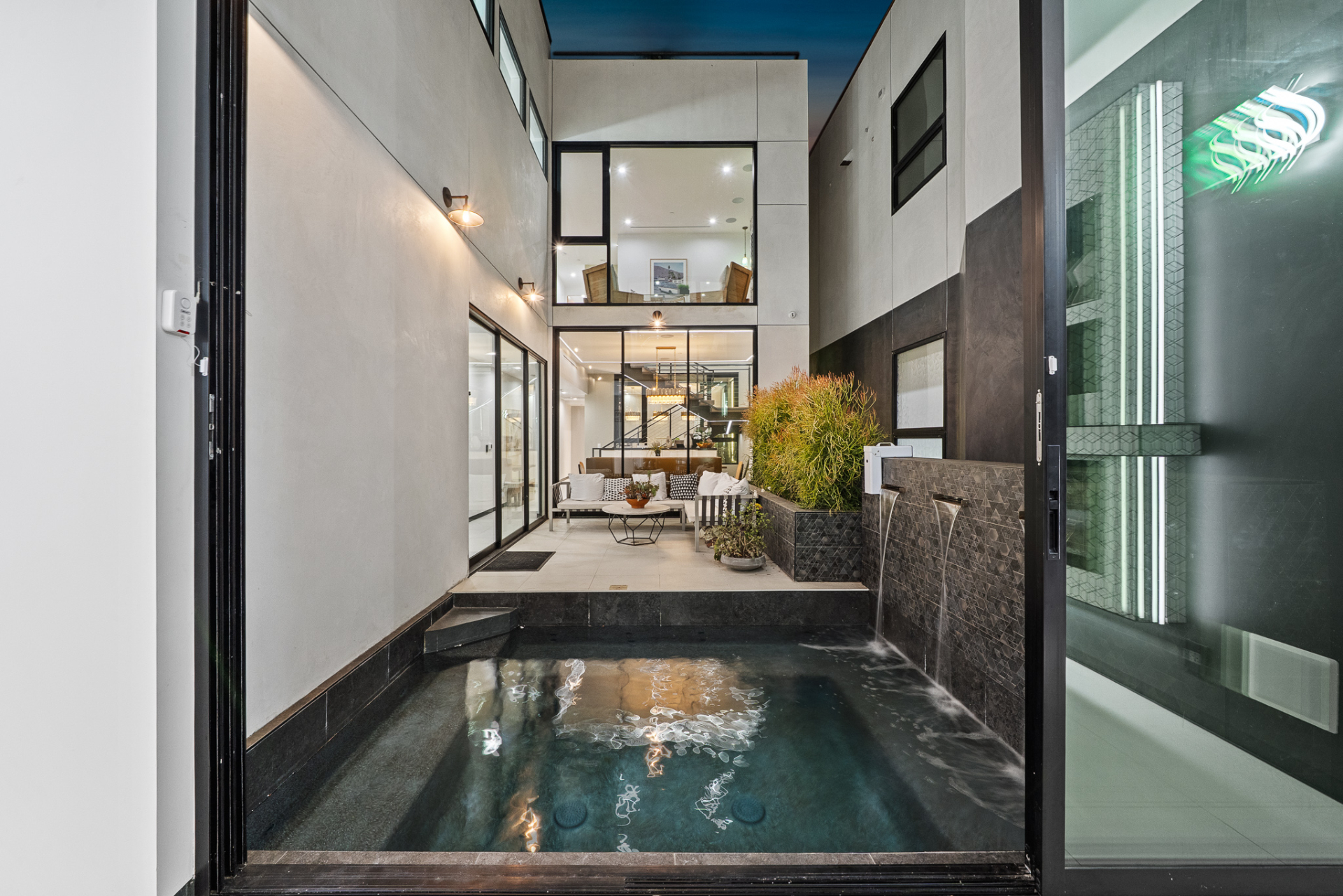 Lady Loren | Photo 11