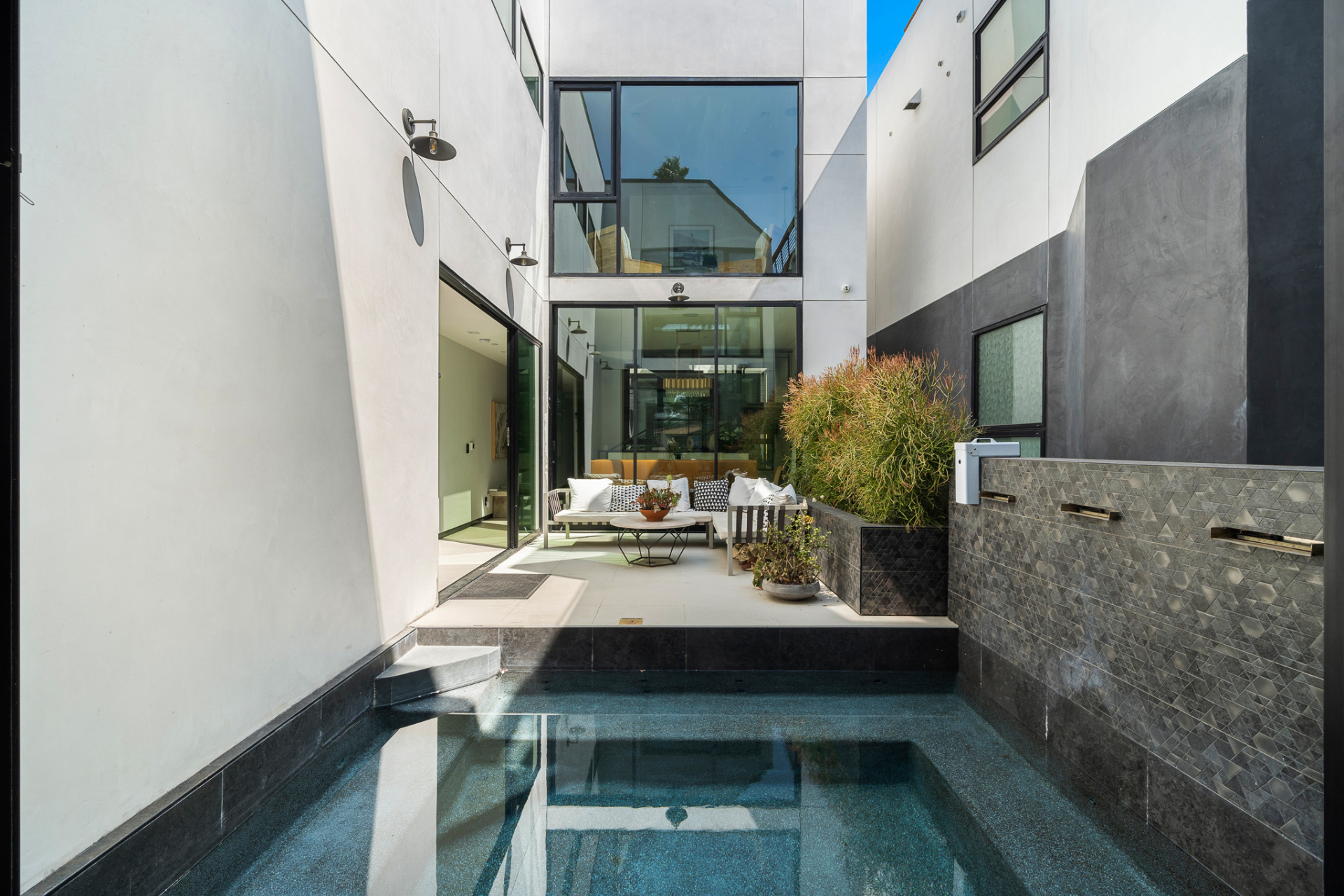 Lady Loren | Photo 31