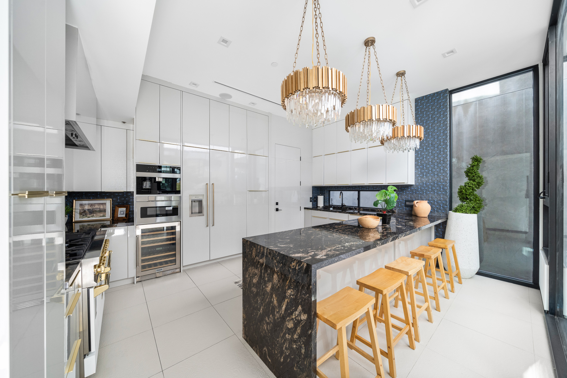 Lady Loren | Photo 35