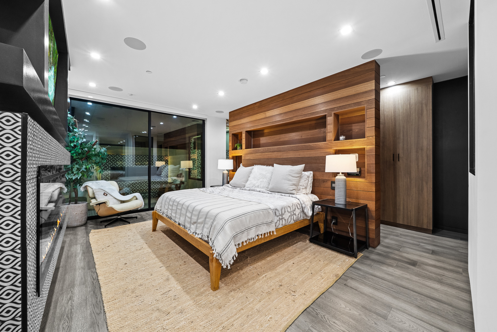 Lady Loren | Photo 14