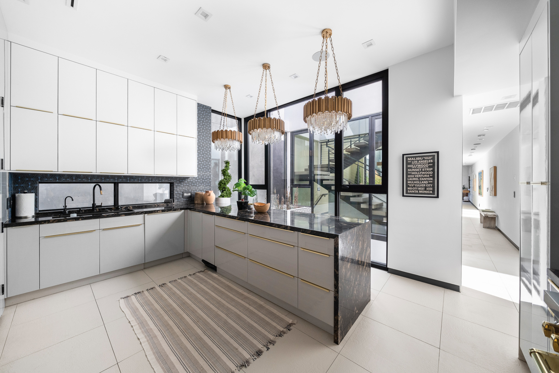 Lady Loren | Photo 38