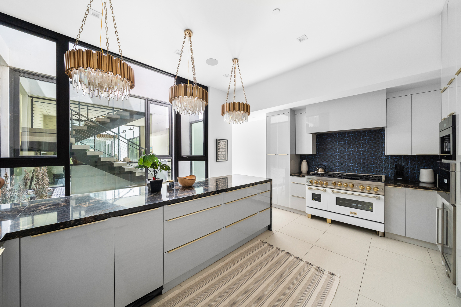 Lady Loren | Photo 39