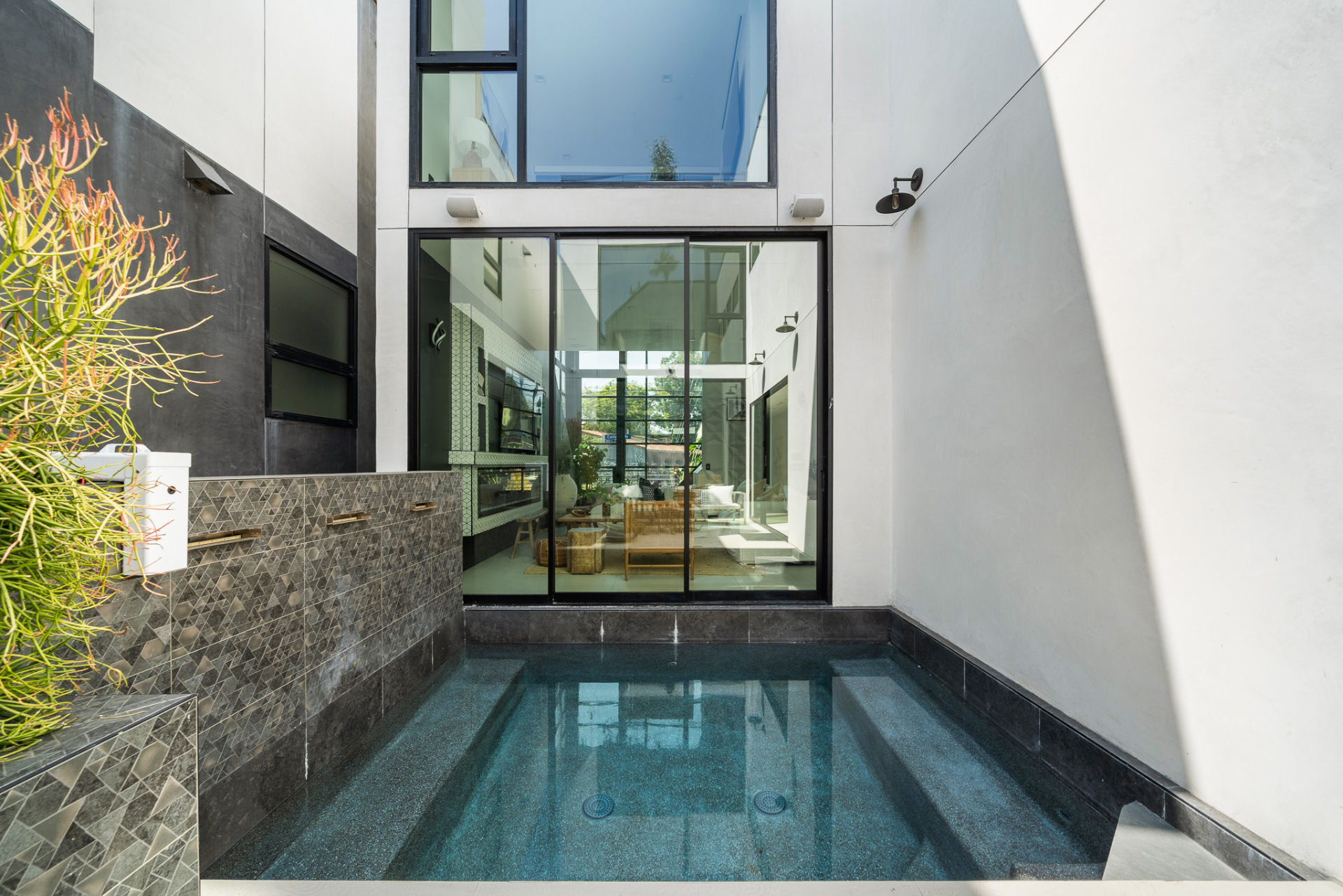 Lady Loren | Photo 30