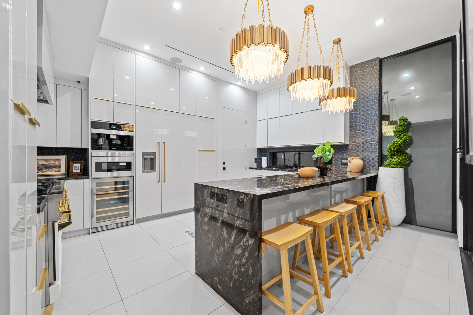 Lady Loren | Photo 7