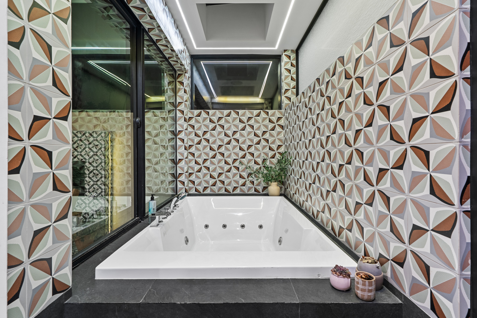 Lady Loren | Photo 16