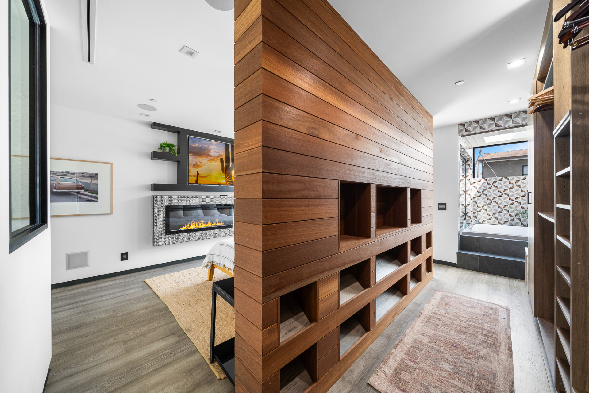 Lady Loren | Photo 49