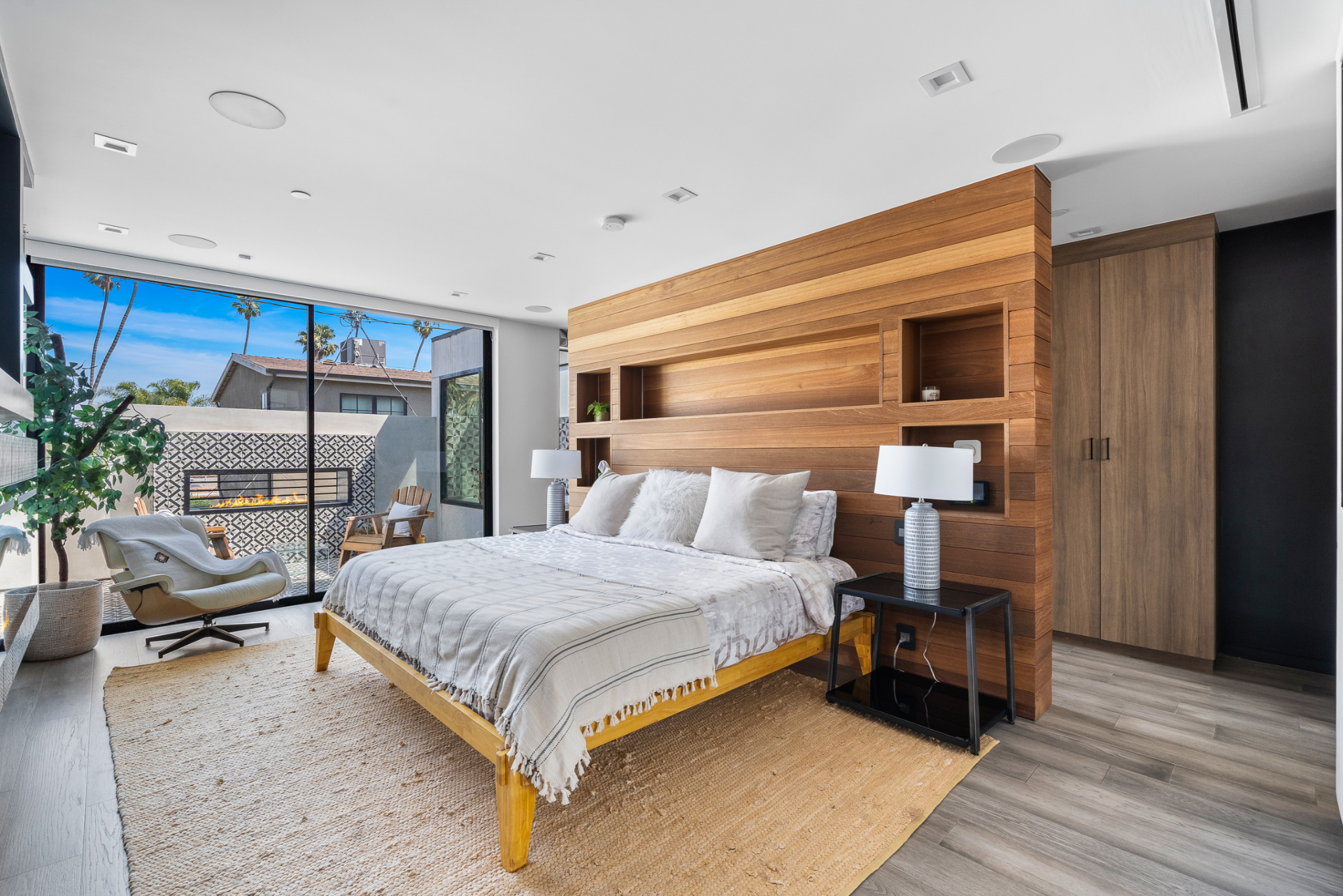 Lady Loren | Photo 43