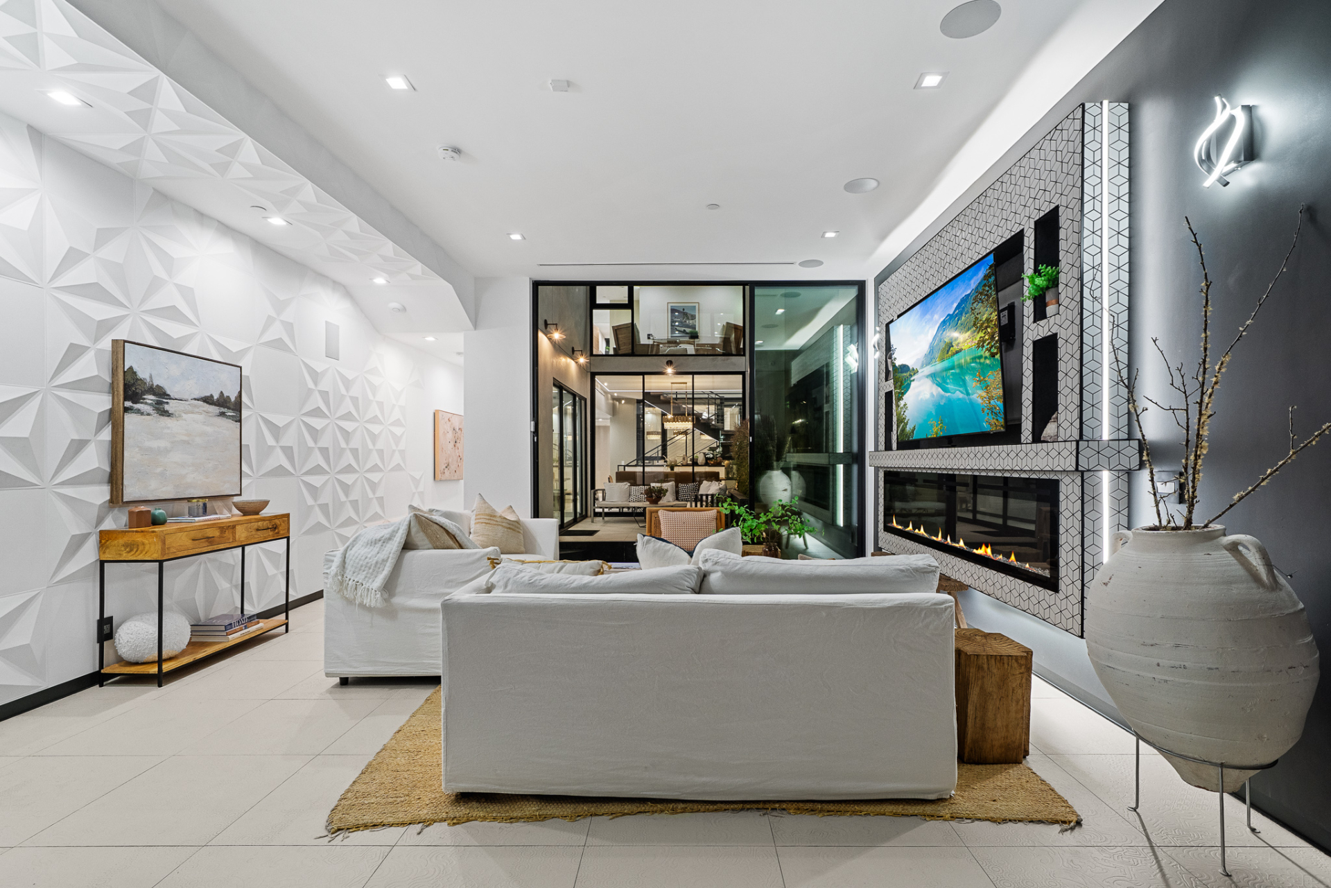 Lady Loren | Photo 10