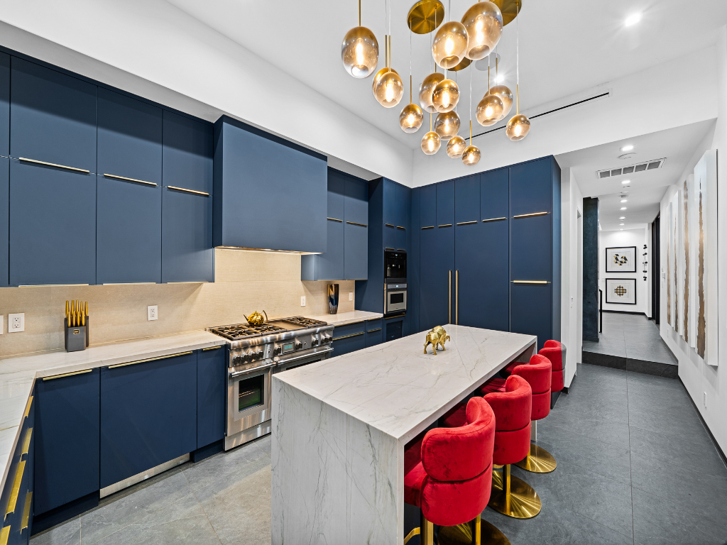 Lady Lucia | Photo 12