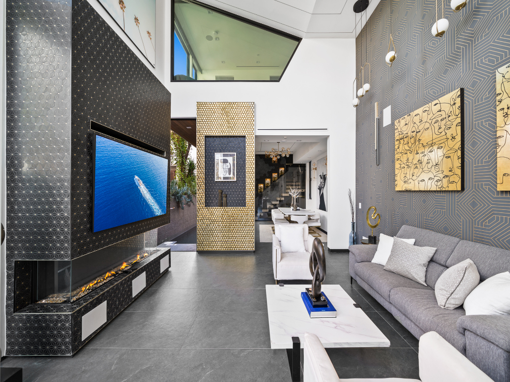 Lady Lucia | Photo 9