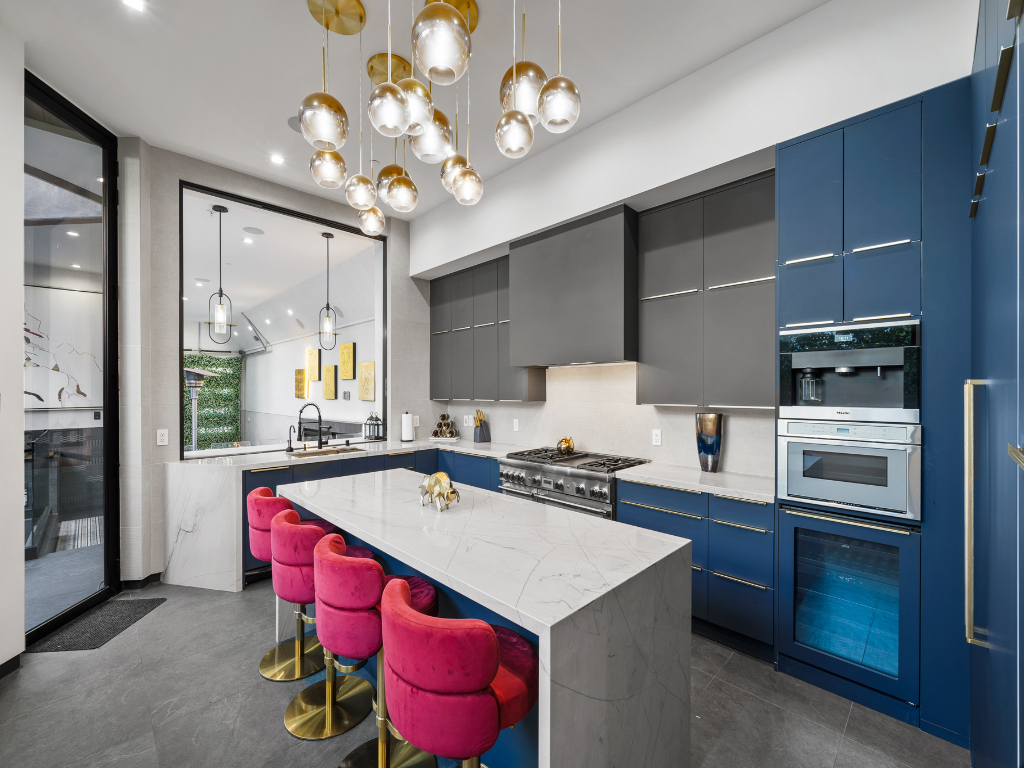 Lady Lucia | Photo 11