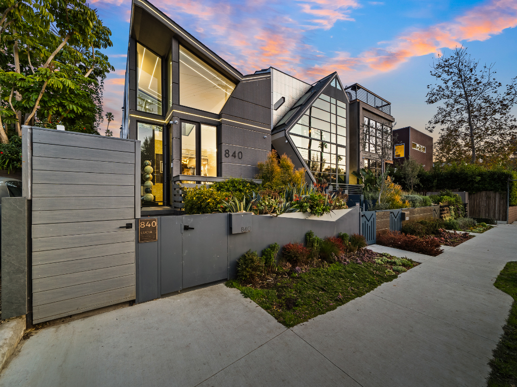 Lady Lucia | Photo 6