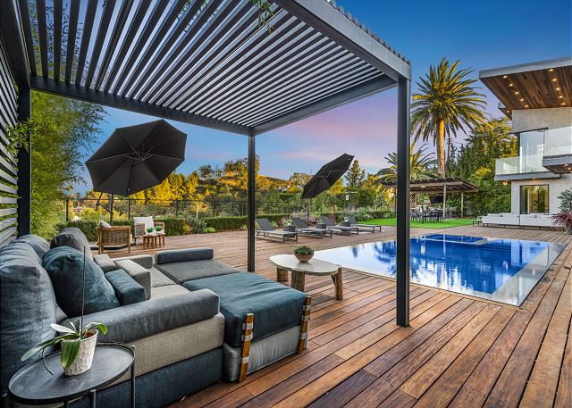 Skyline Luxury Haven 4