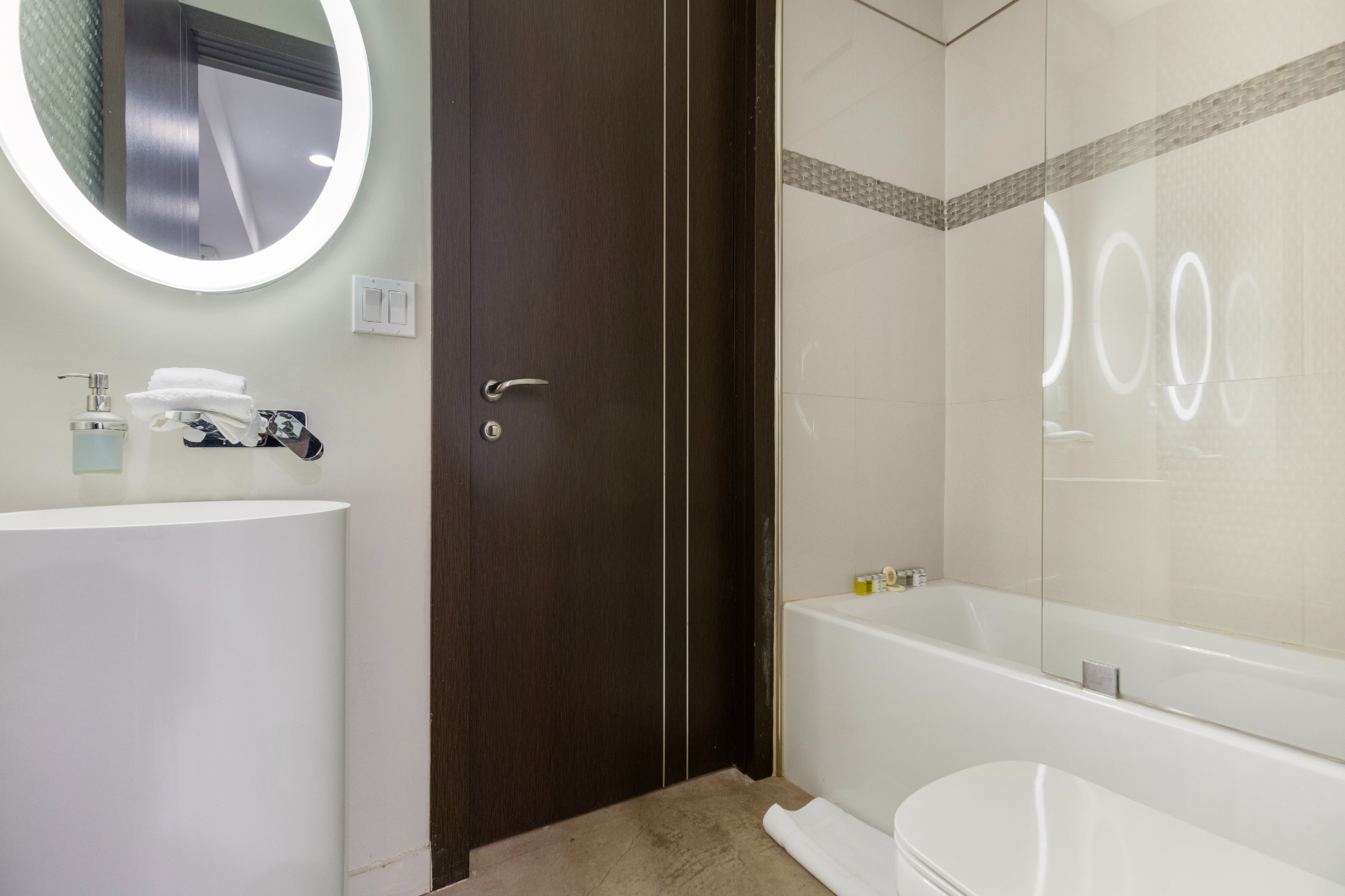 Coldwater Canyon - Luxe (Offline) | Photo 14