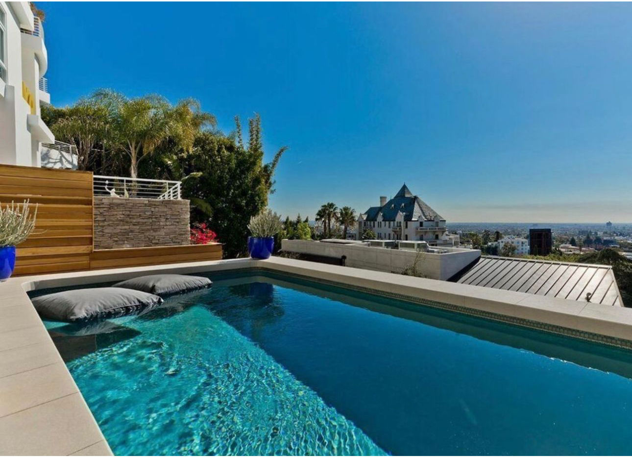 Woodshill Villa | Photo 4