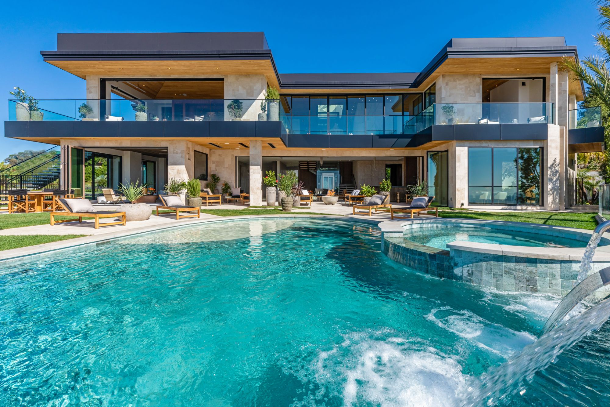 Villa Summit | Photo 2