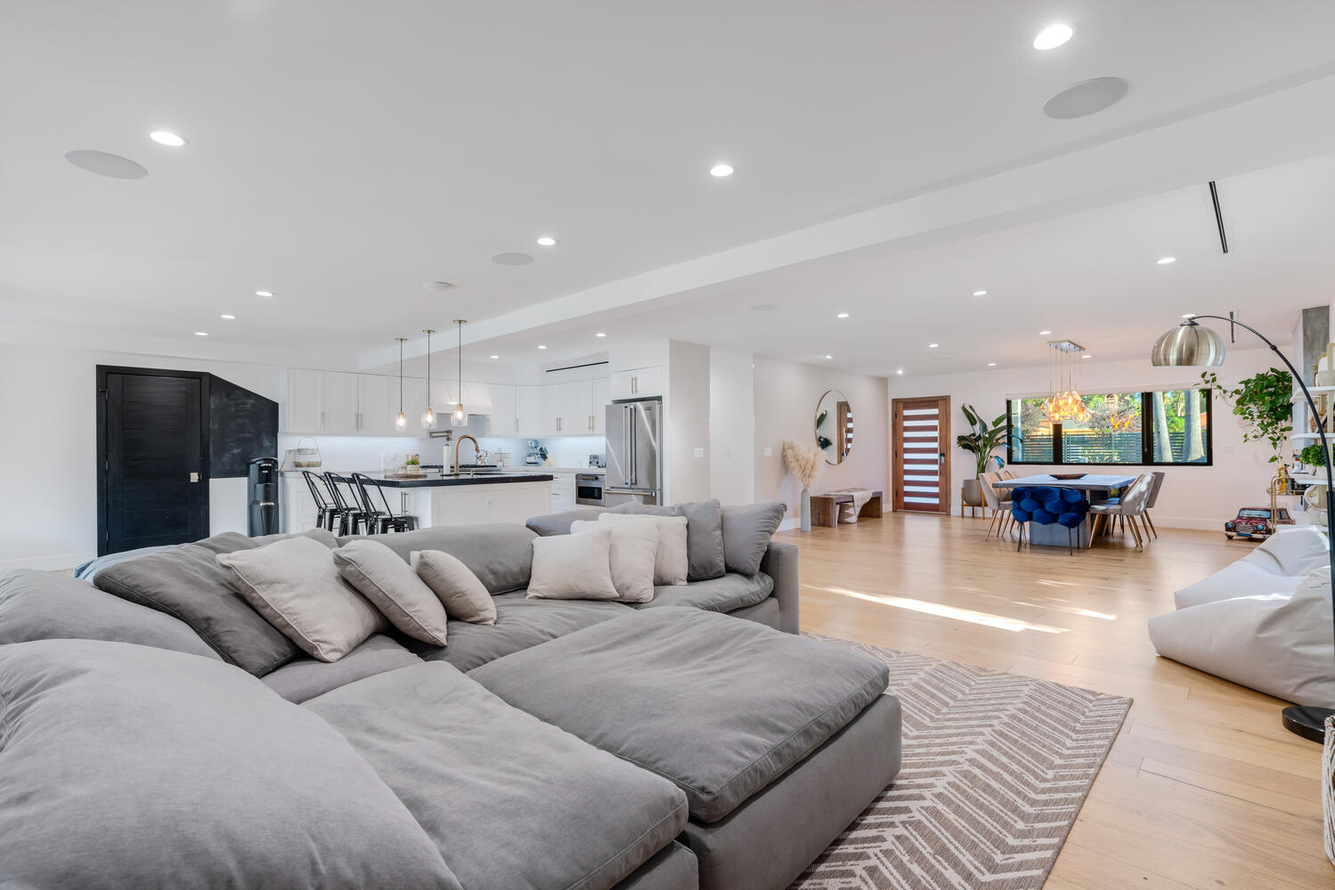 Erwin Modern | Photo 6