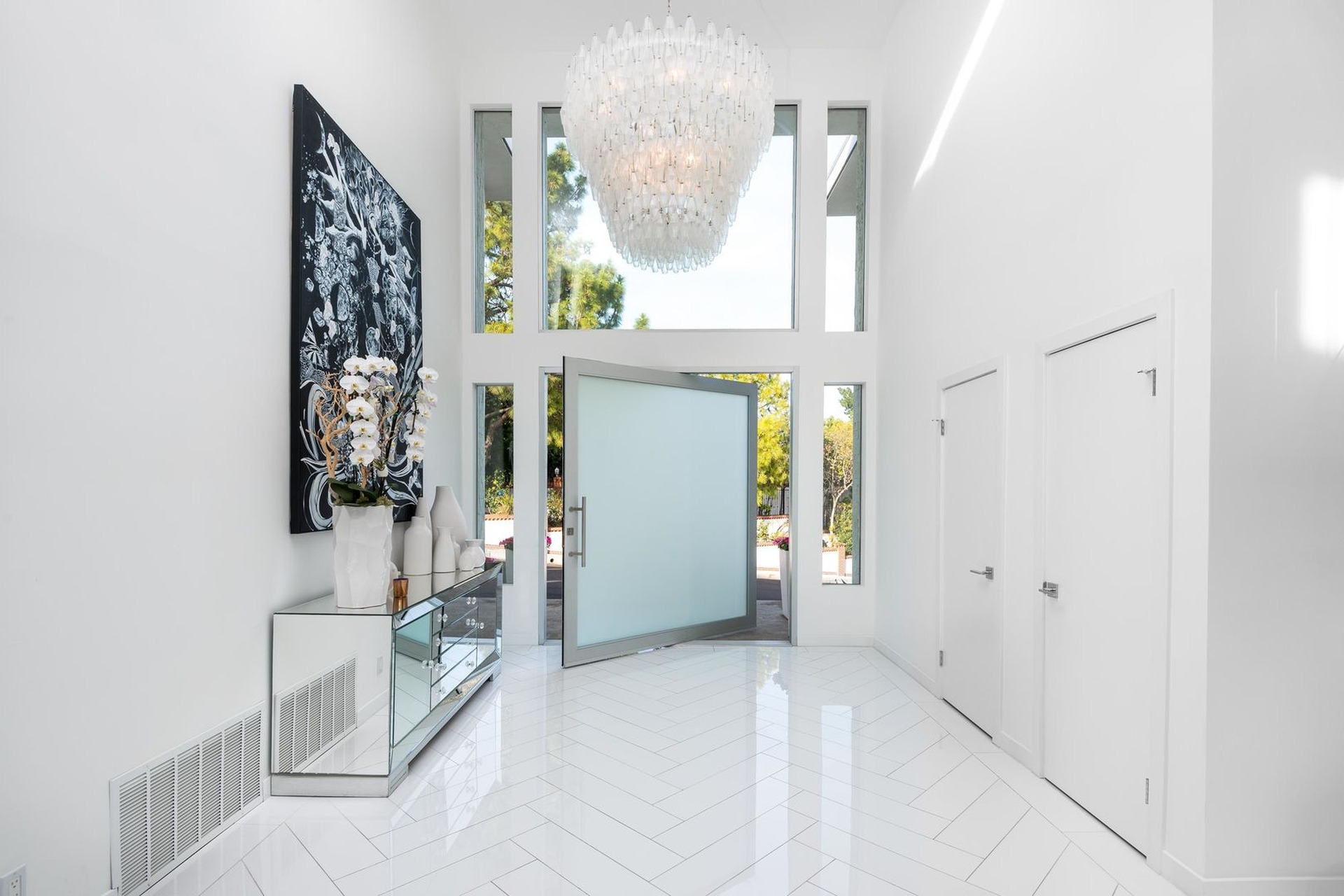 Venus Modern | Photo 9