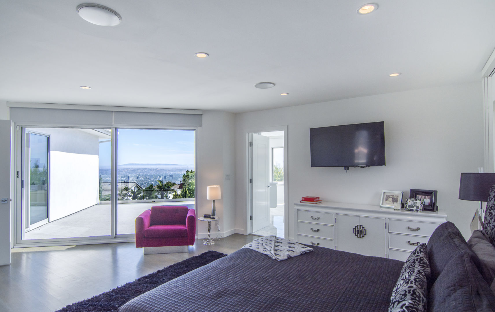 Venus Modern | Photo 3