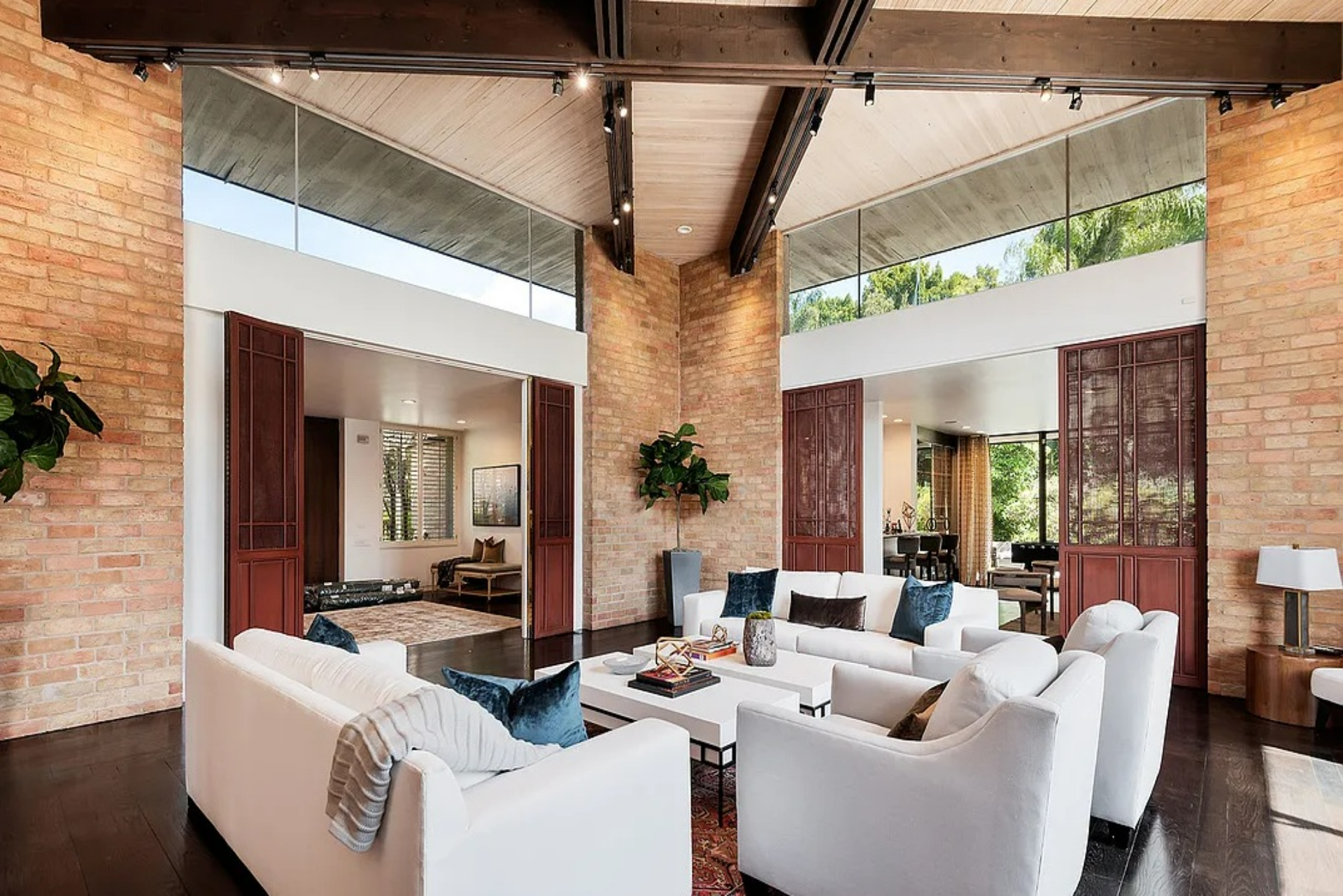 Summit Estate | Photo 9