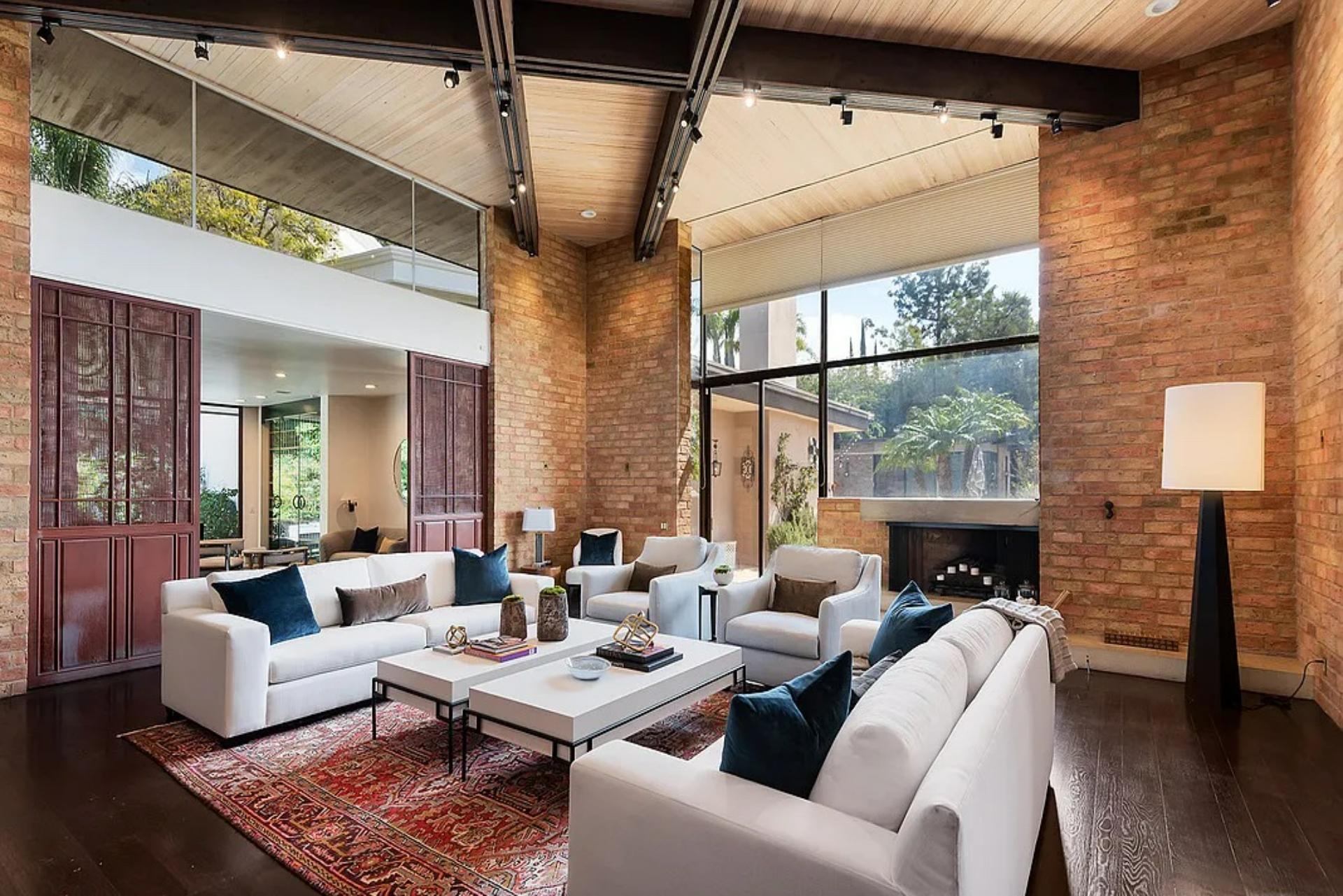 Summit Estate | Photo 10