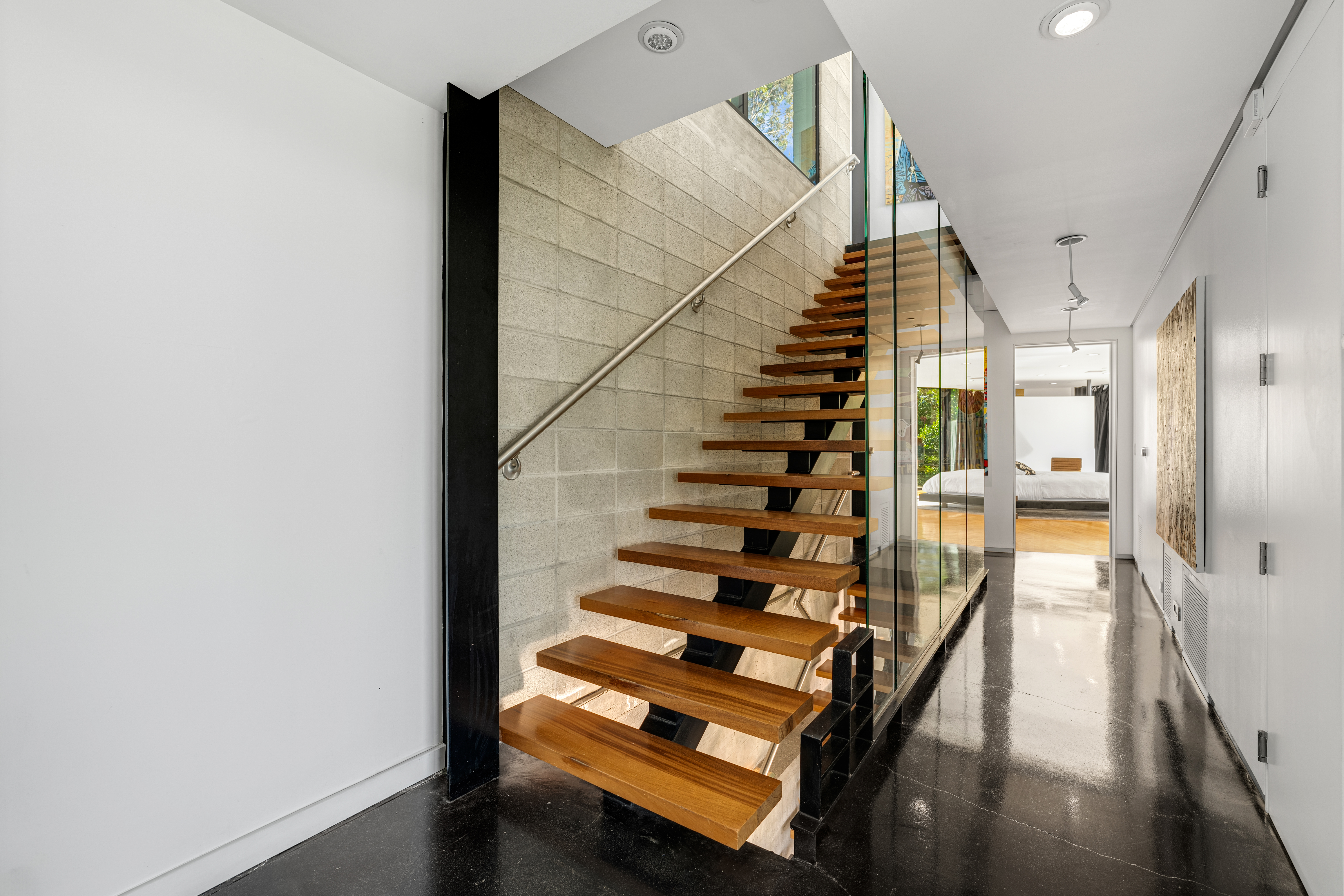 Glass Mansion | Photo 12